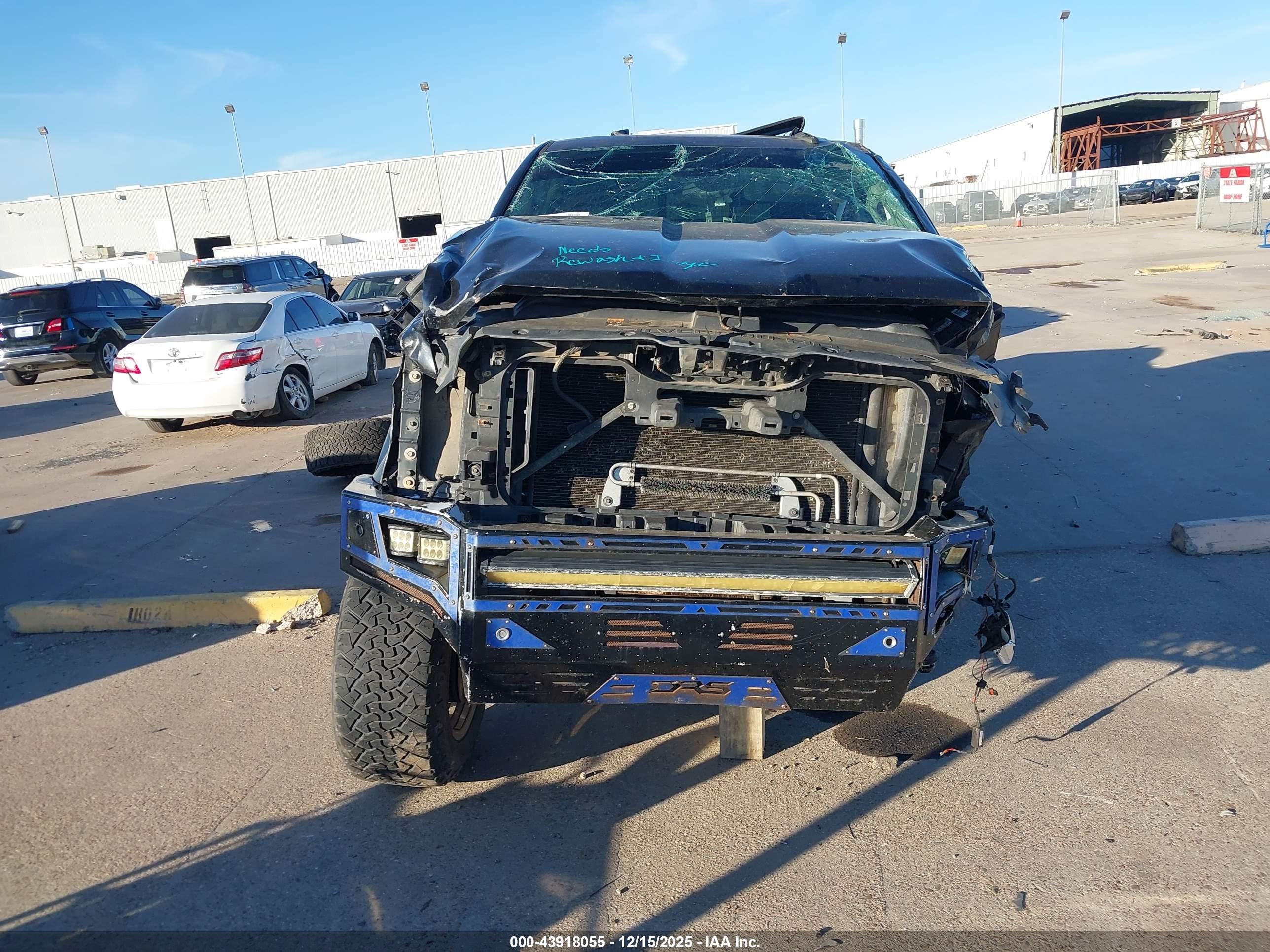 CHEVROLET SILVERADO image 6