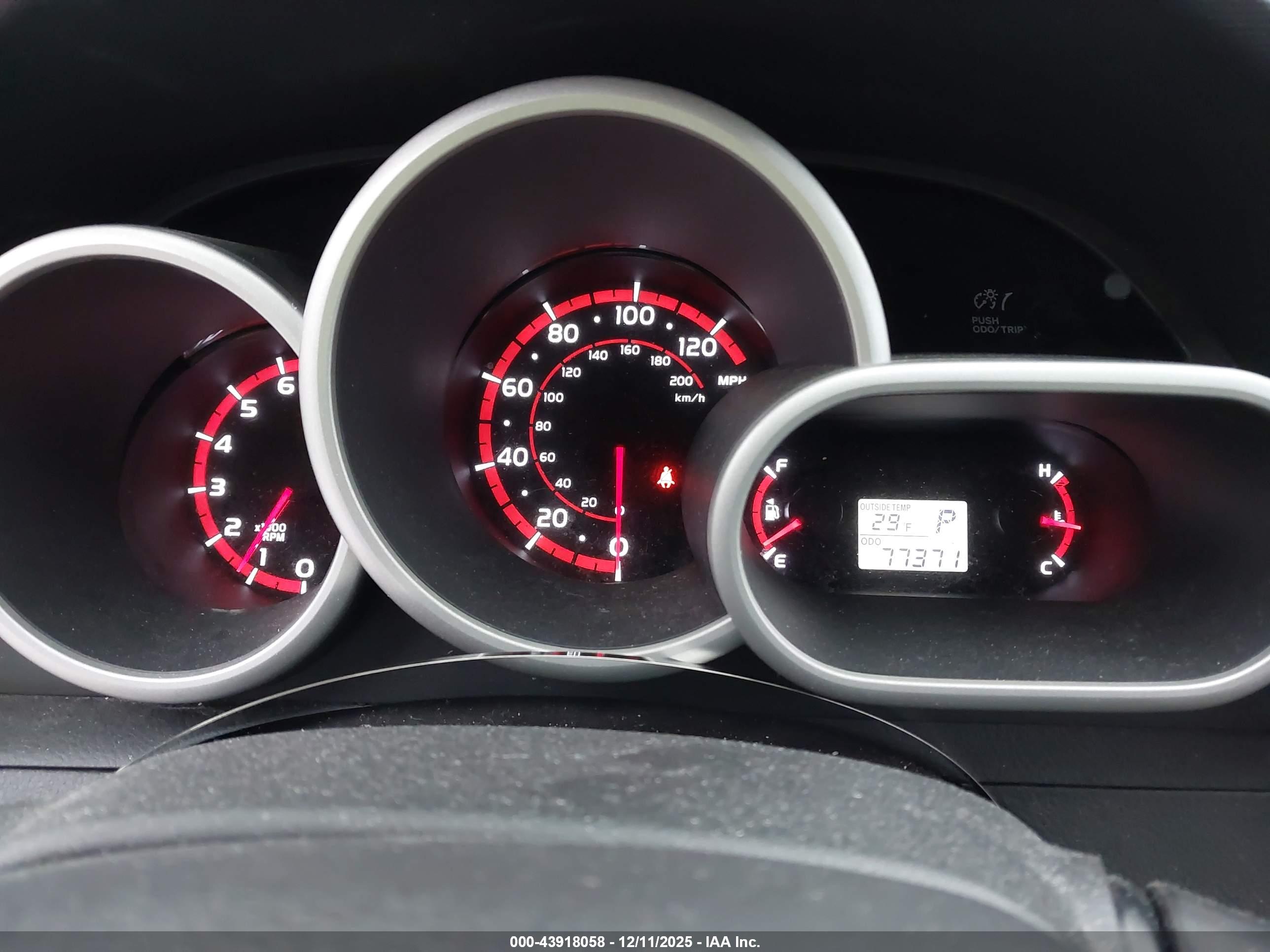 PONTIAC VIBE image 7