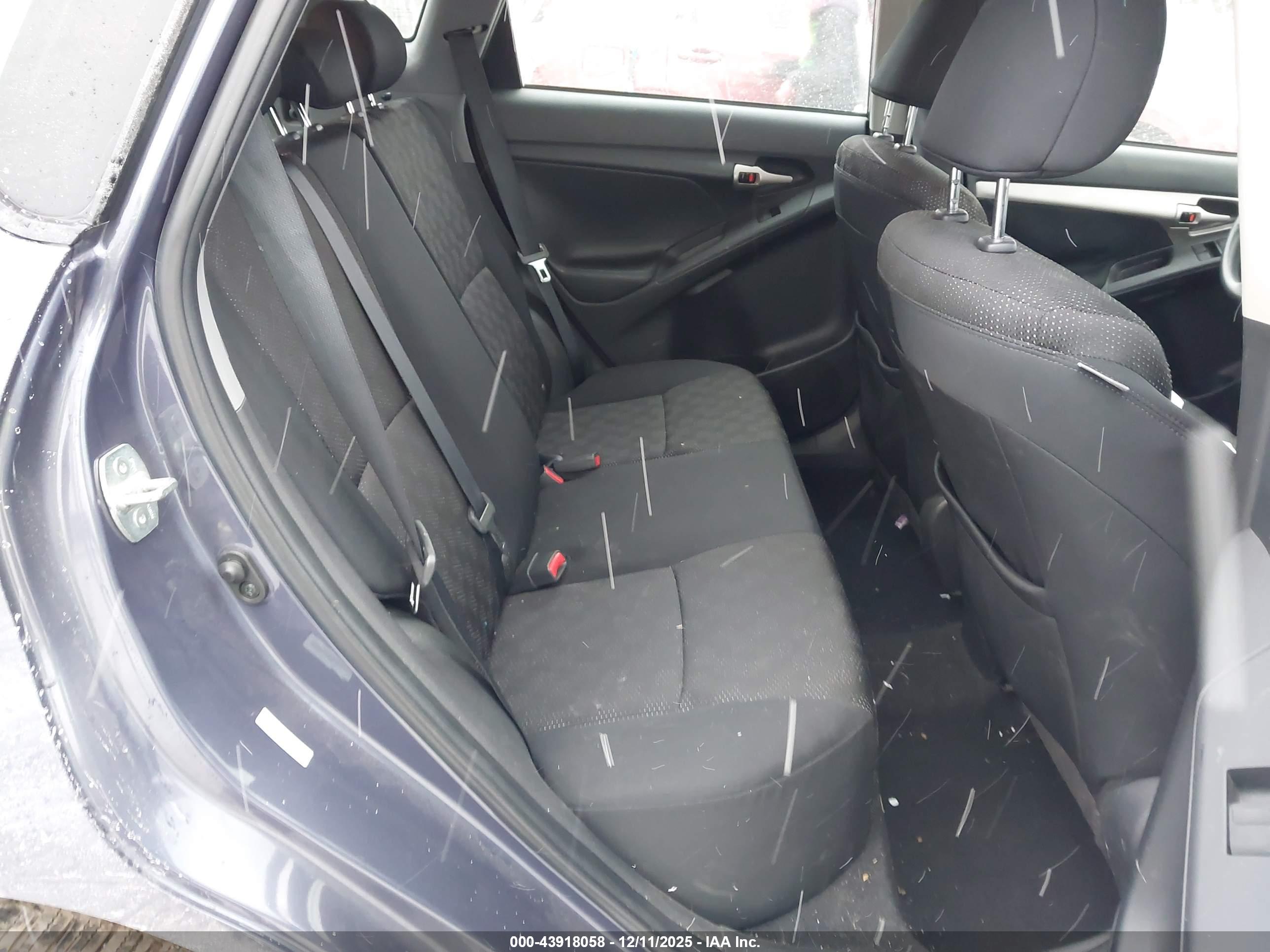 PONTIAC VIBE image 8