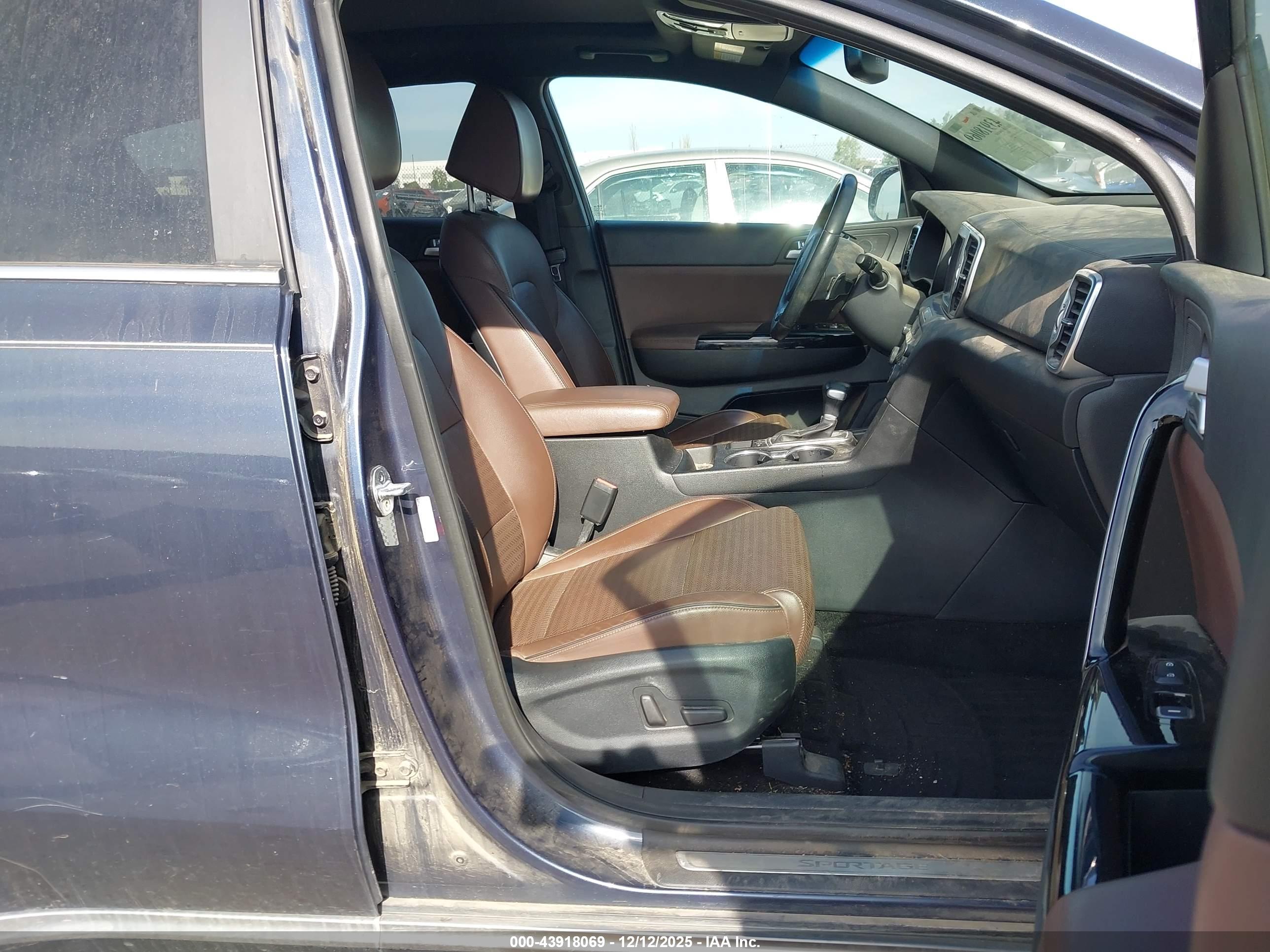 KIA SPORTAGE image 5