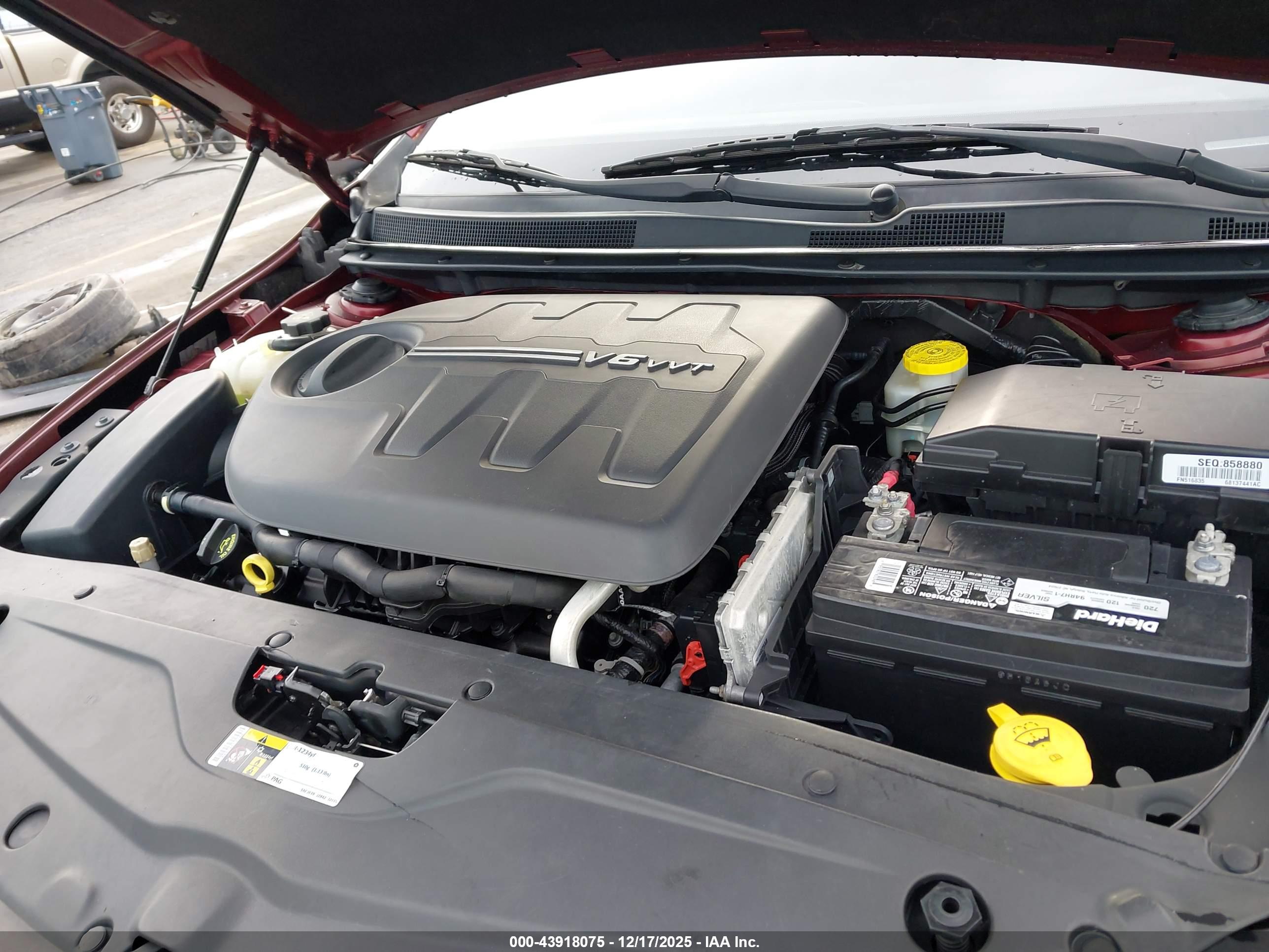 CHRYSLER 200 image 10