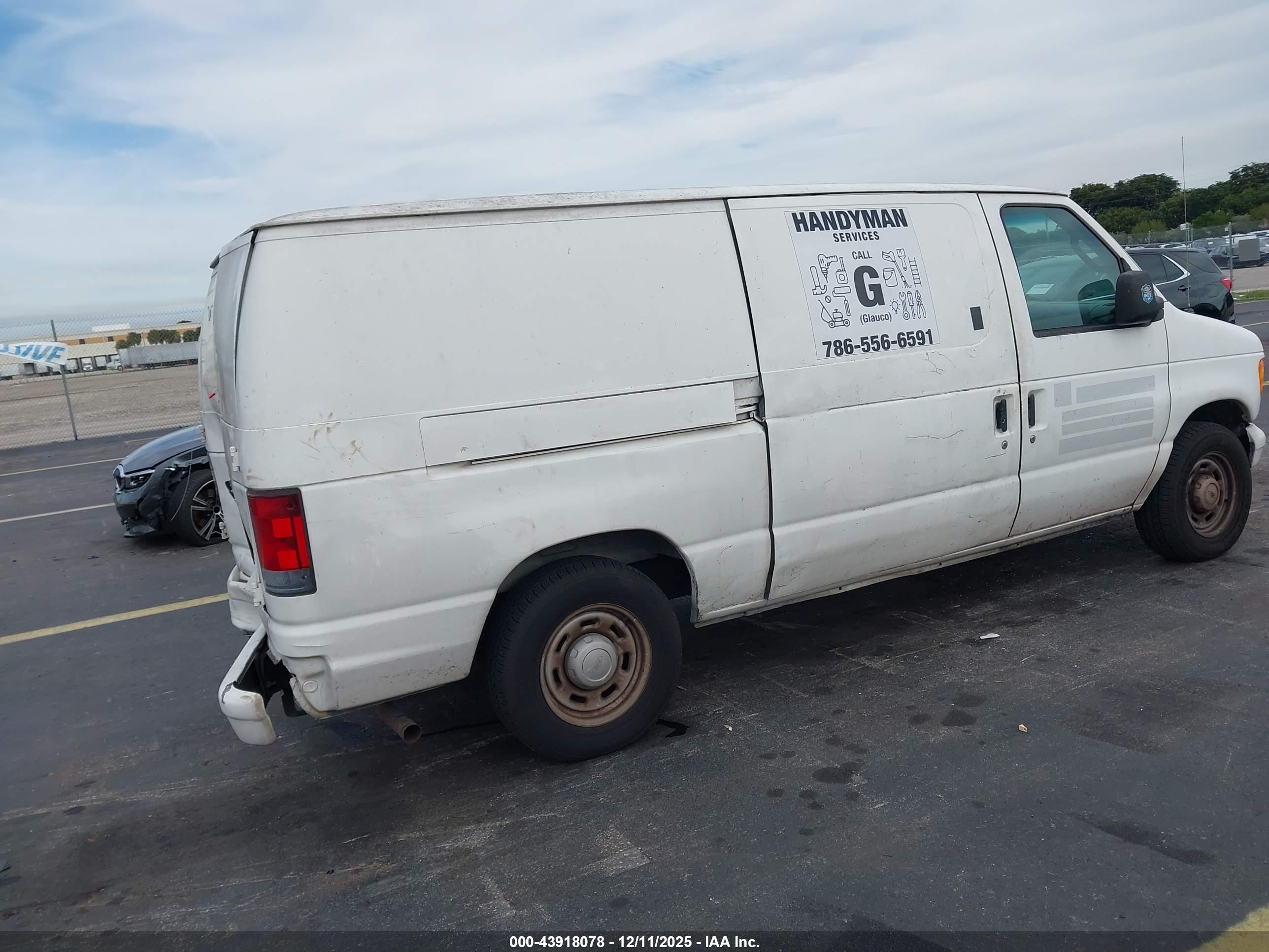 FORD E-150 image 4
