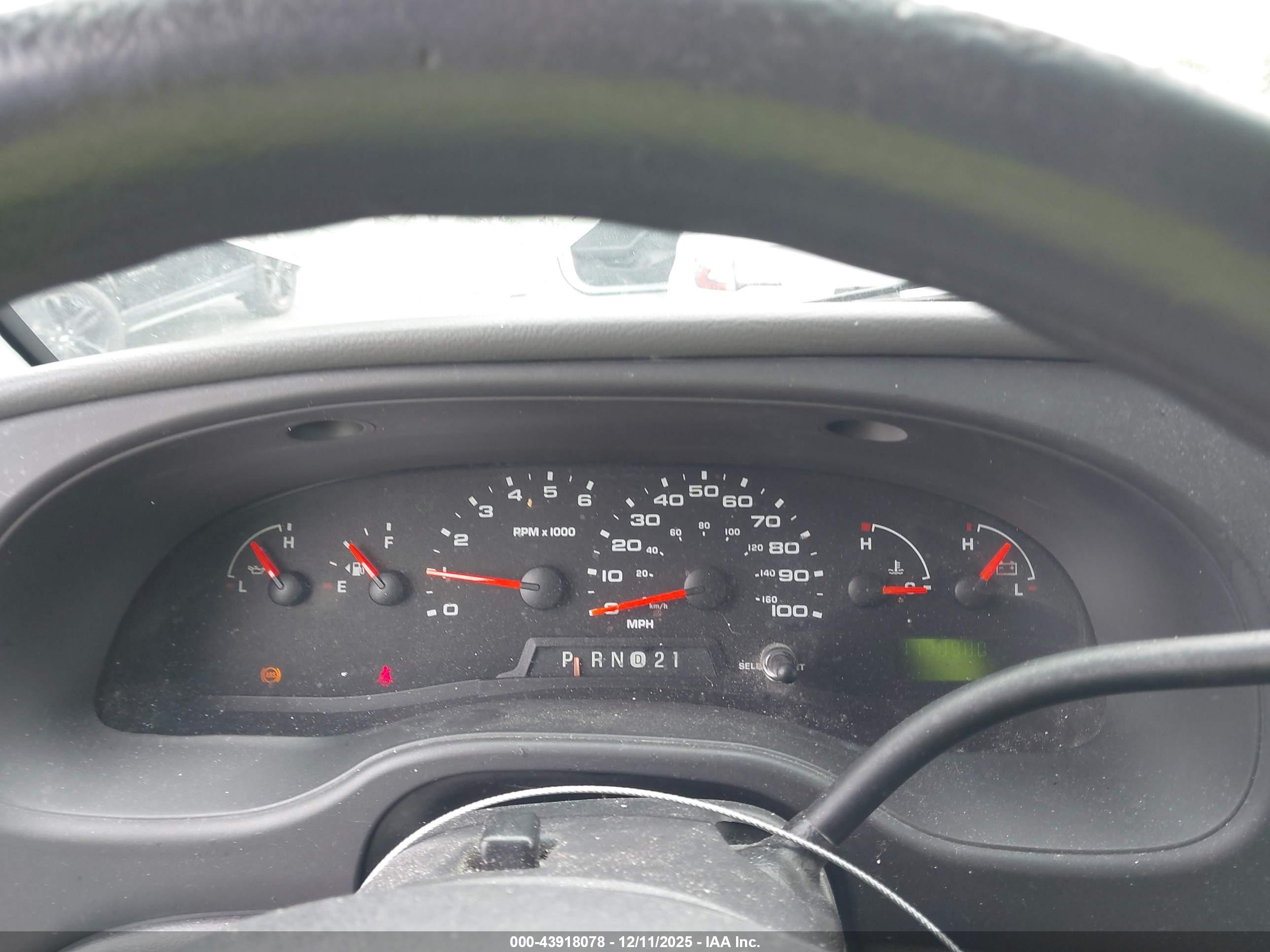 FORD E-150 image 7