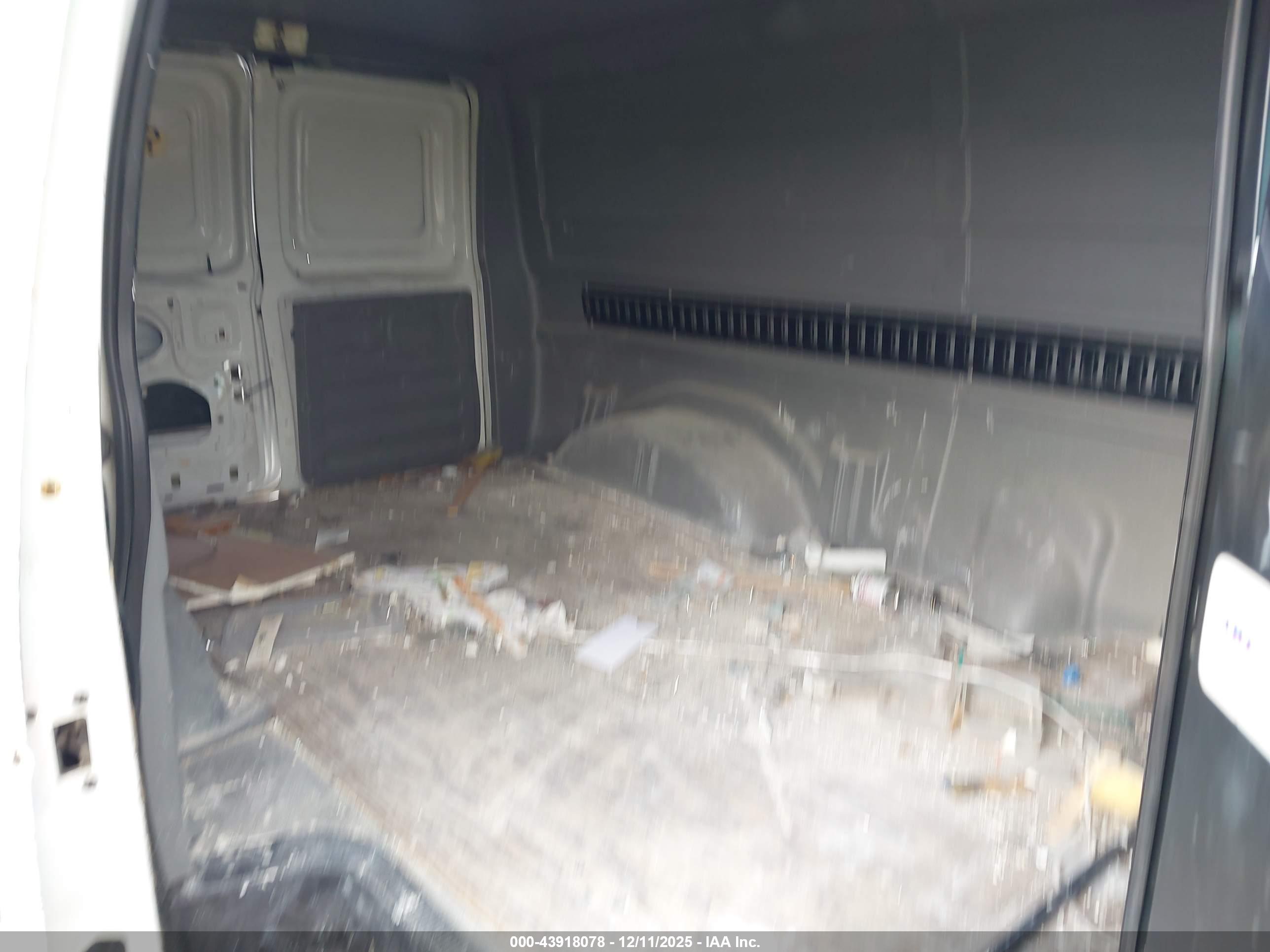 FORD E-150 image 8