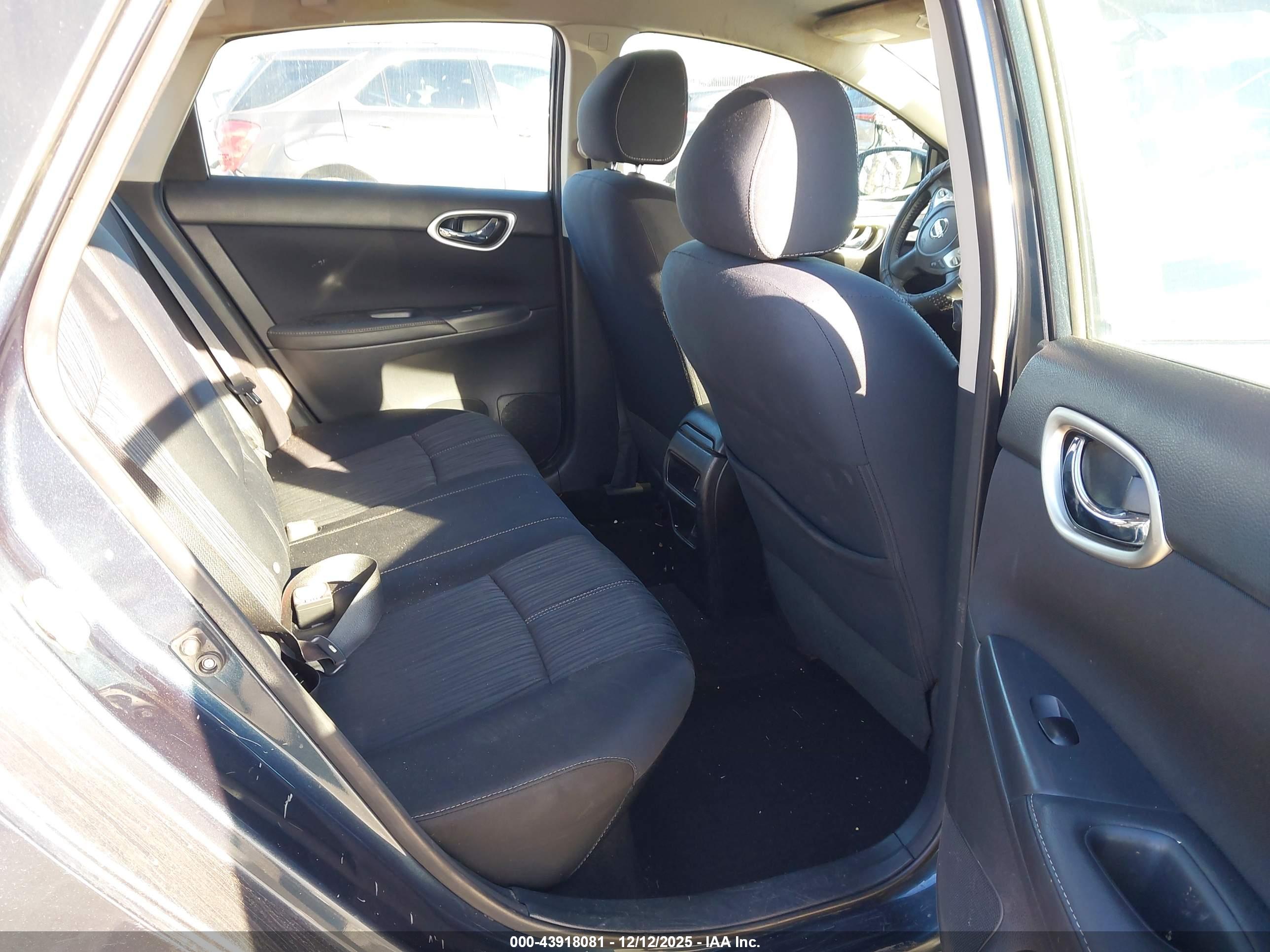 NISSAN SENTRA image 8