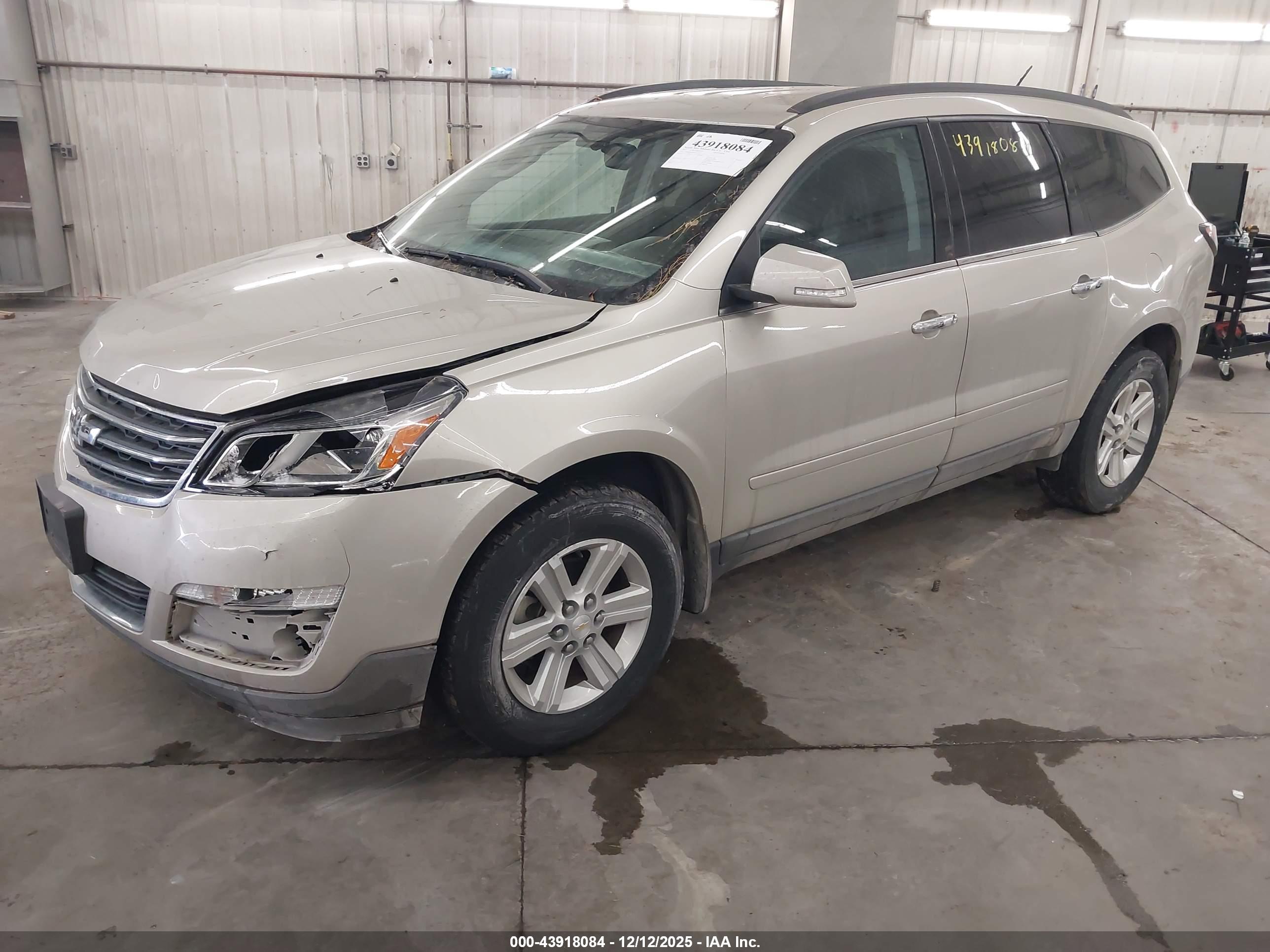CHEVROLET TRAVERSE image 2