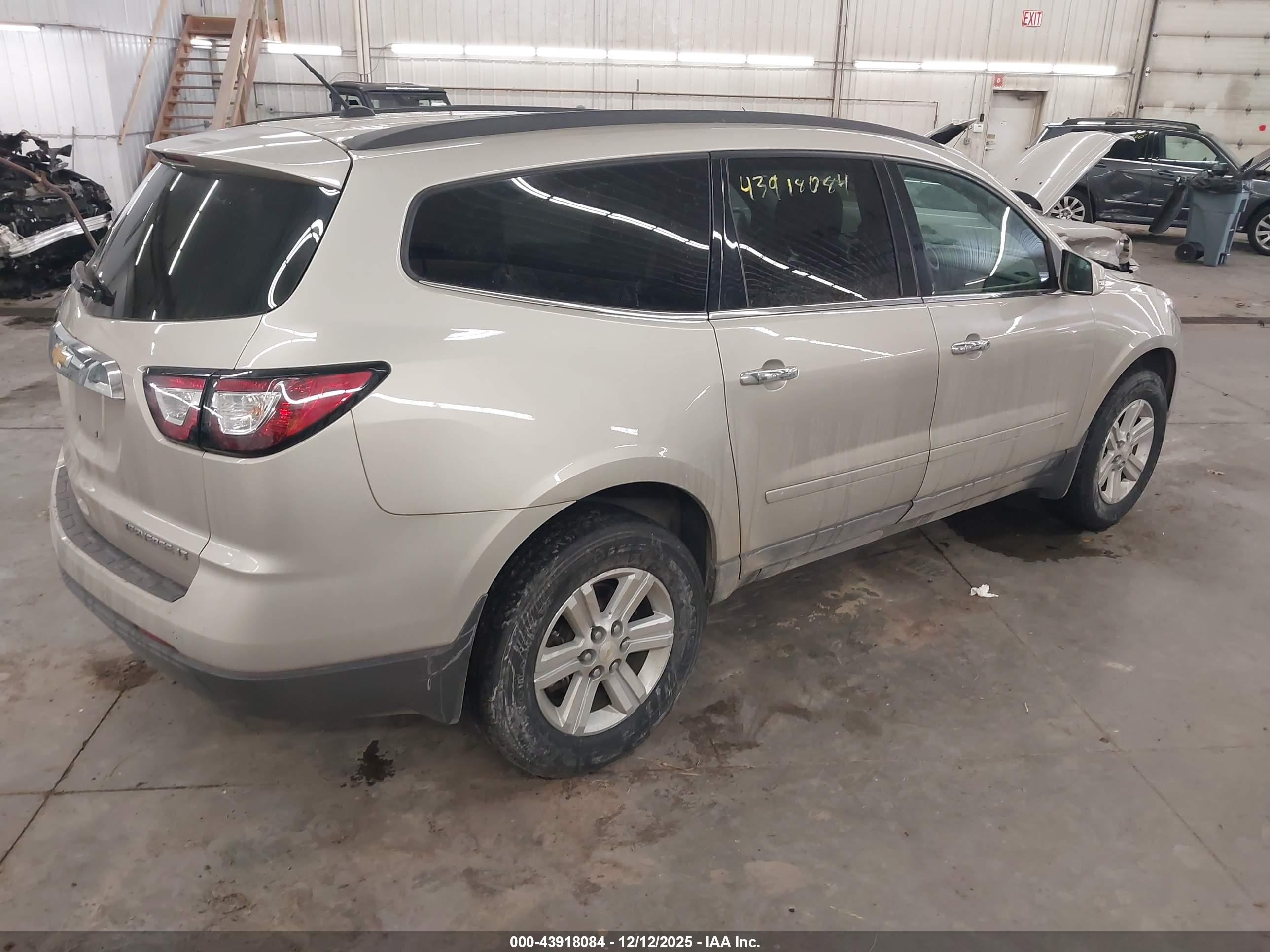 CHEVROLET TRAVERSE image 4