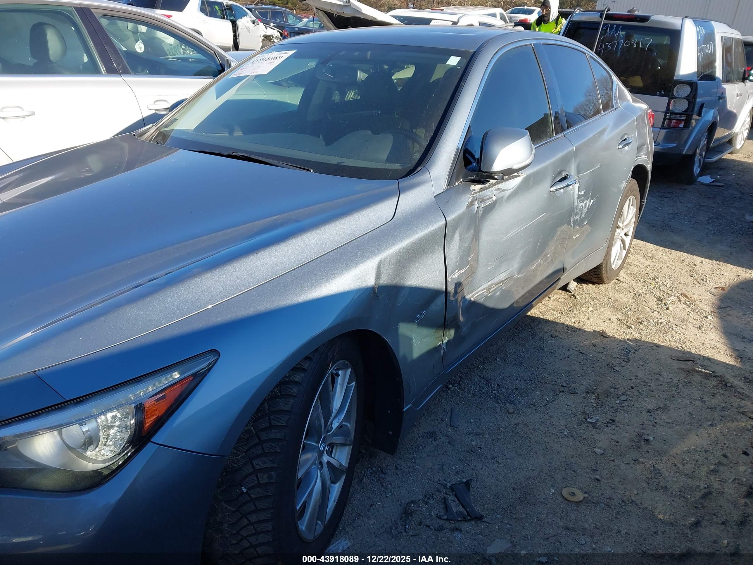 INFINITI Q50 image 6