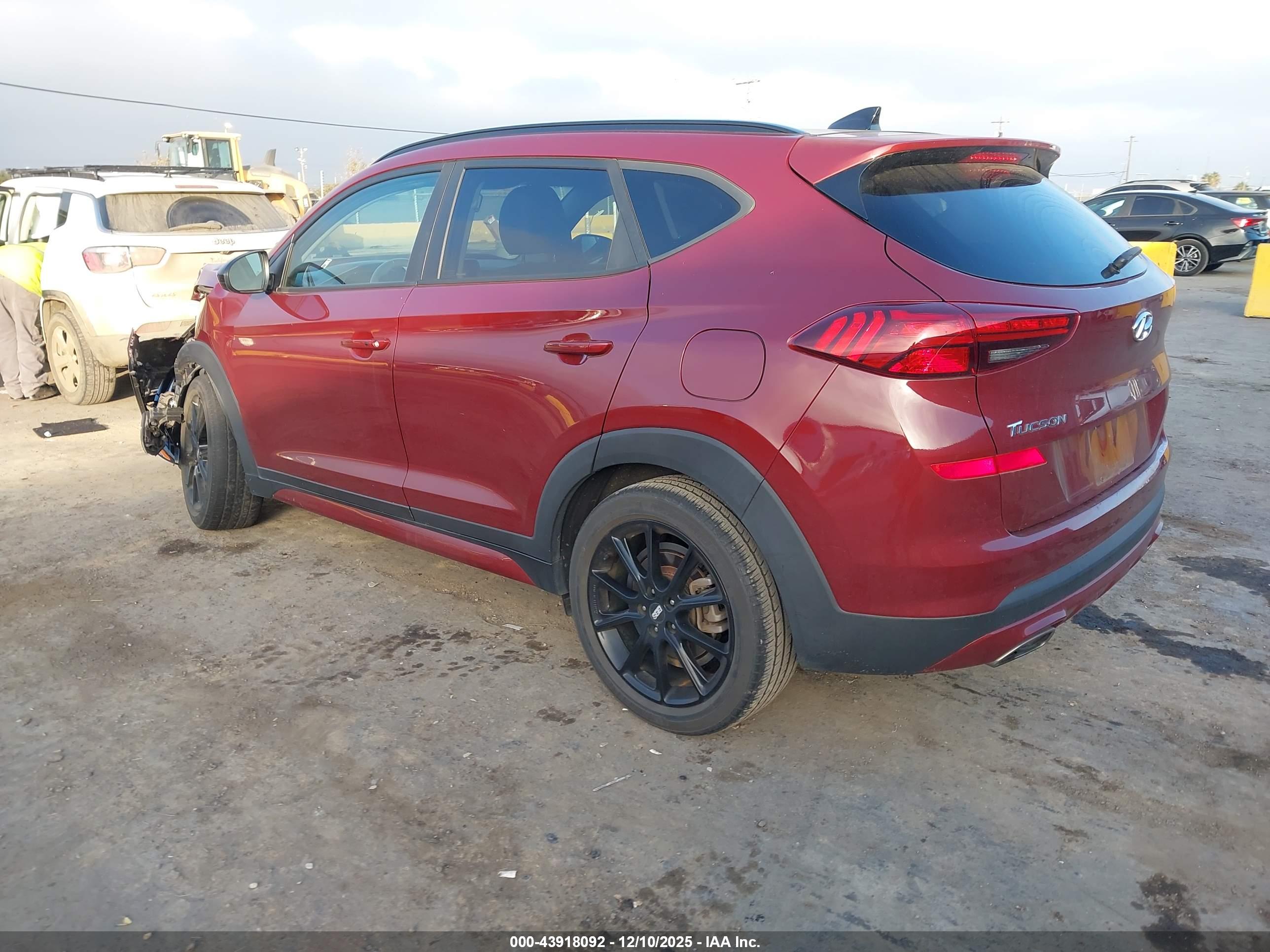 HYUNDAI TUCSON image 3