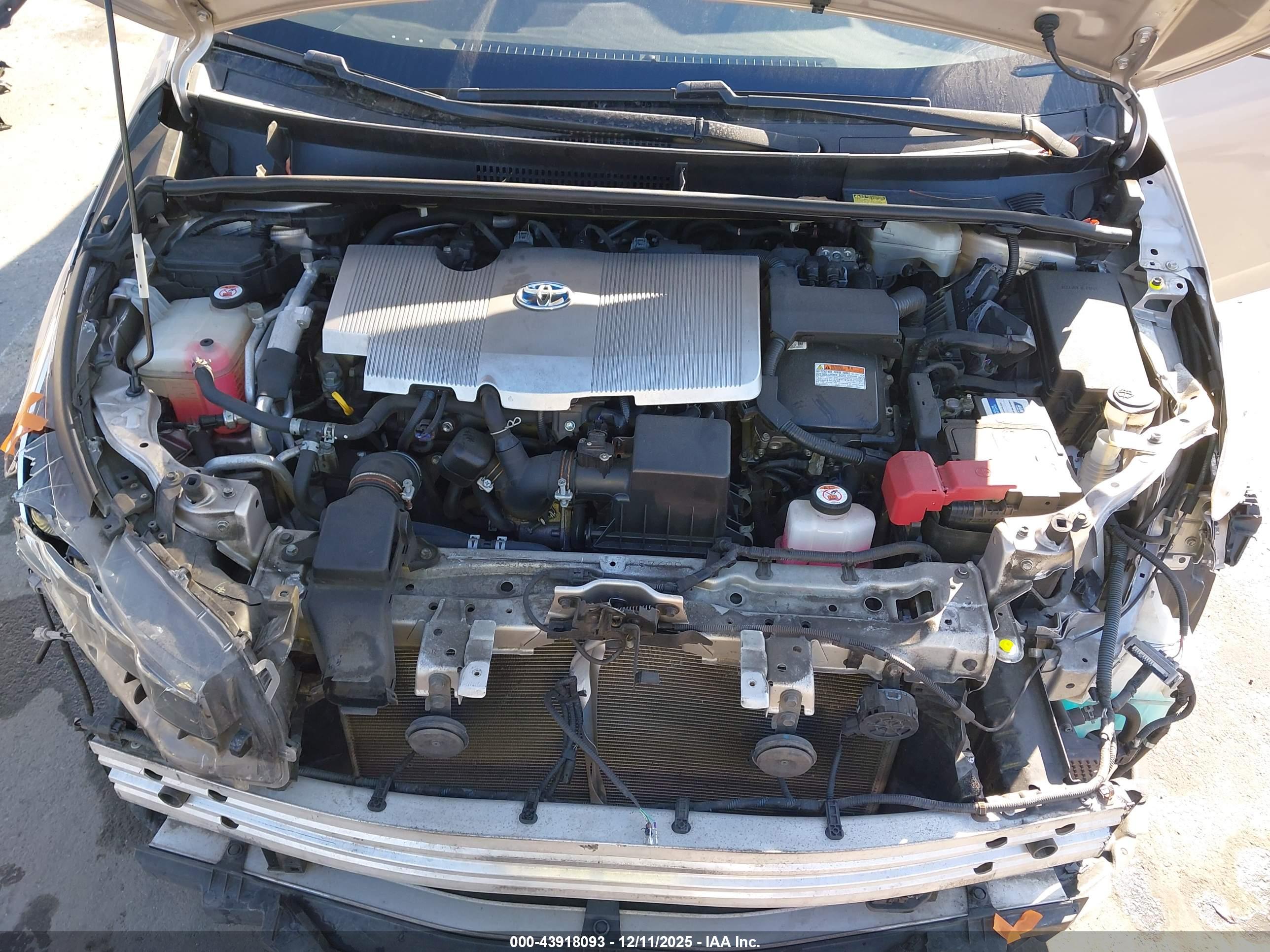 TOYOTA PRIUS image 10