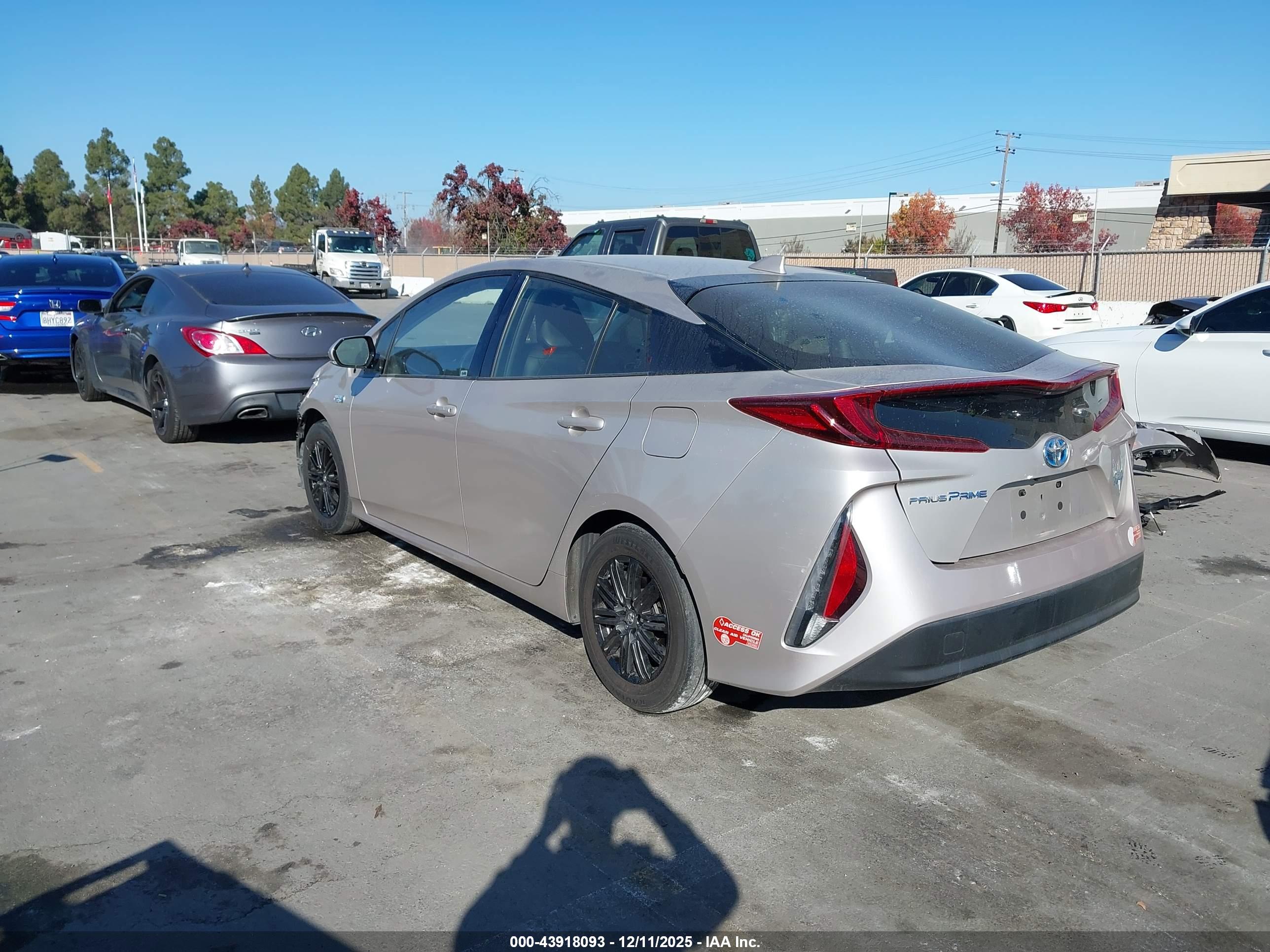 TOYOTA PRIUS image 3