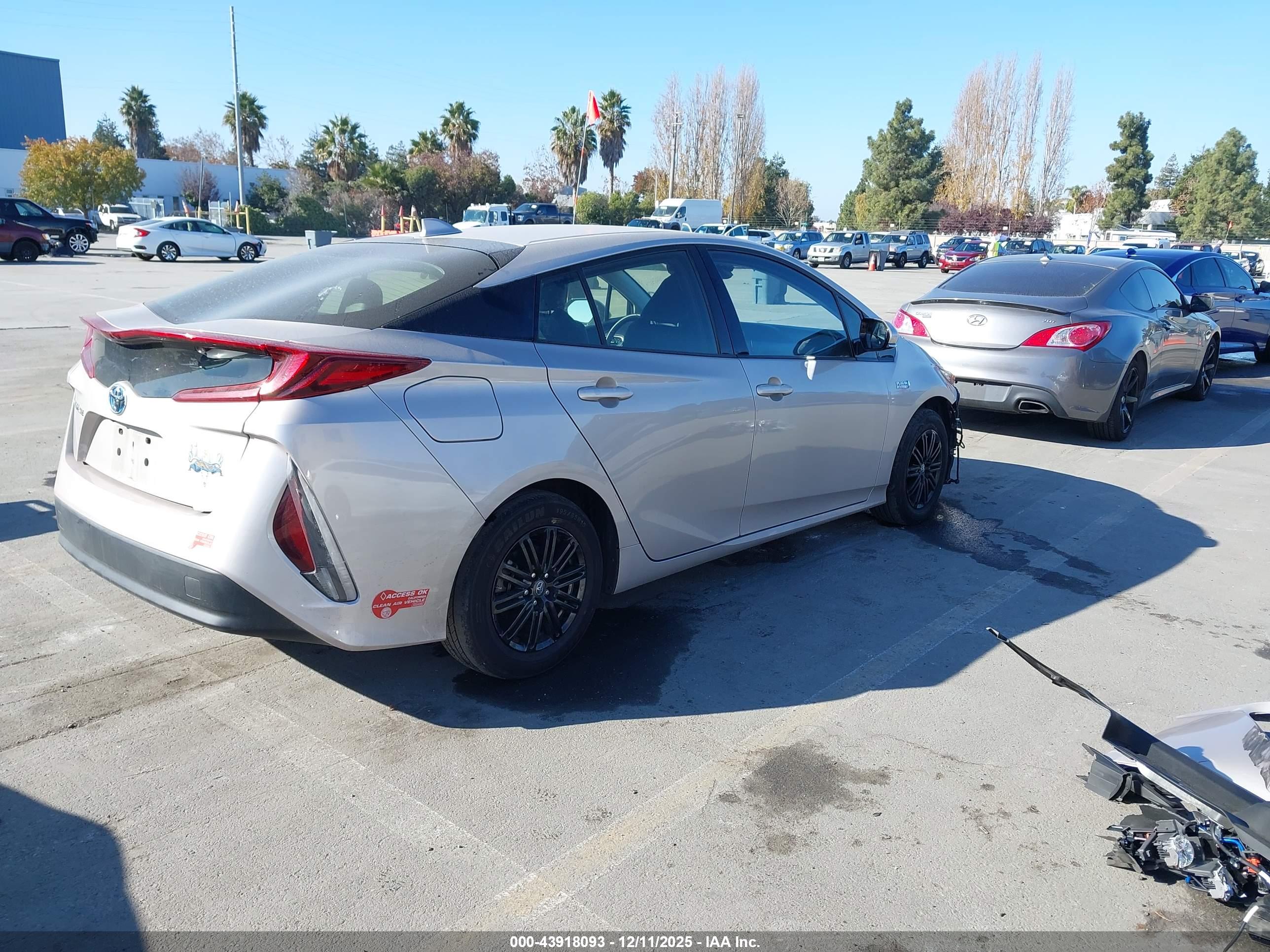 TOYOTA PRIUS image 4