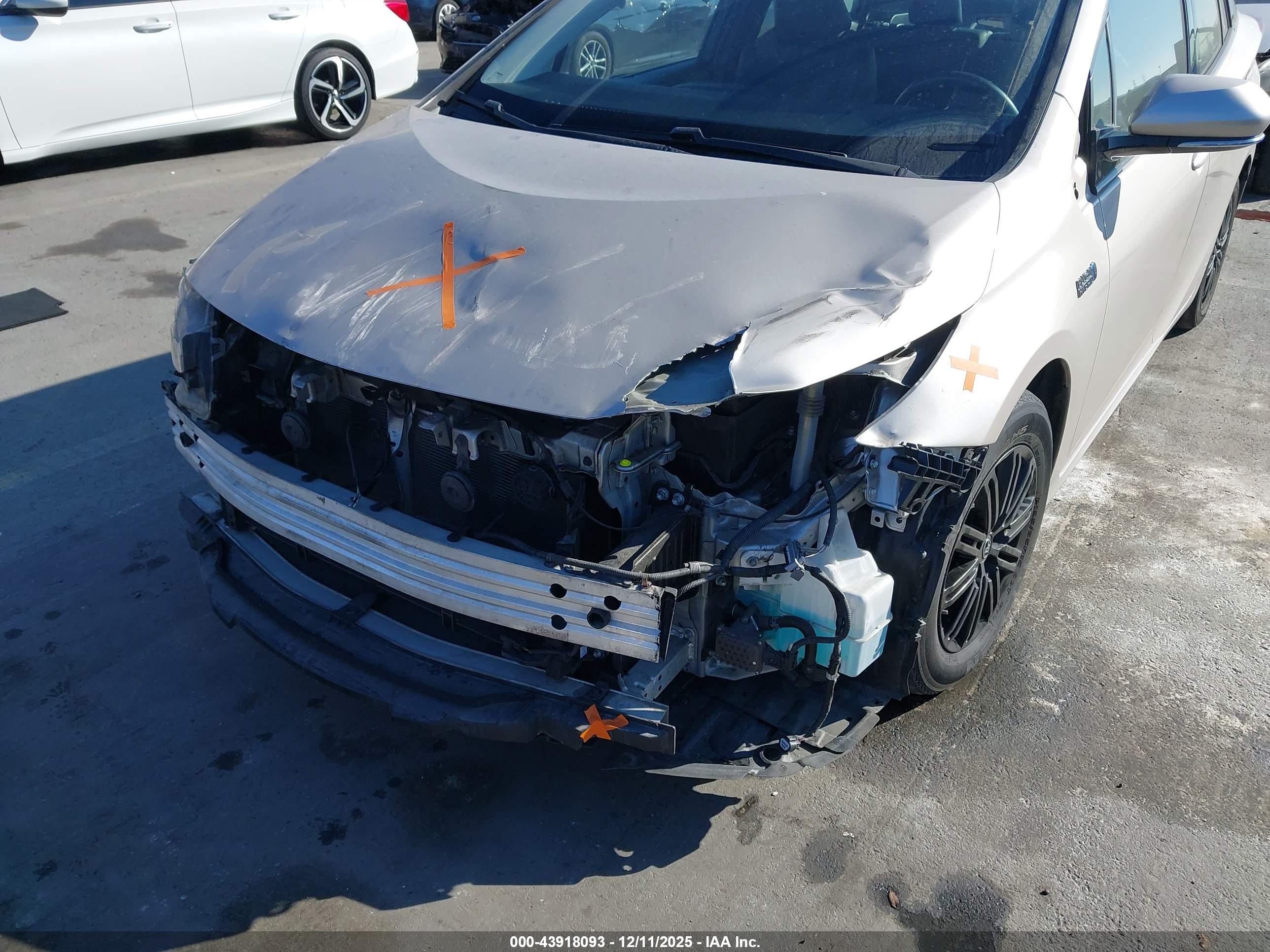 TOYOTA PRIUS image 6