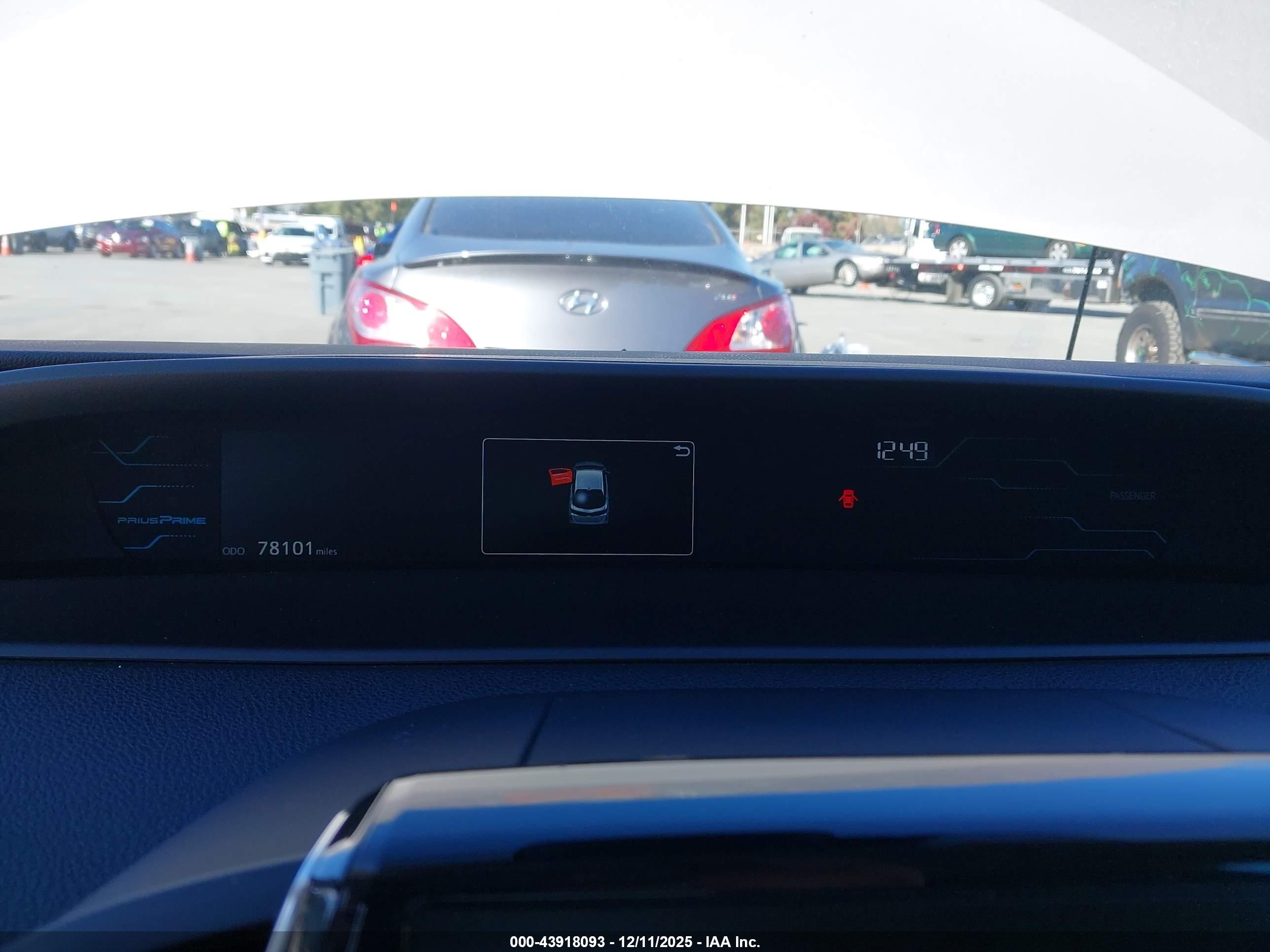 TOYOTA PRIUS image 7