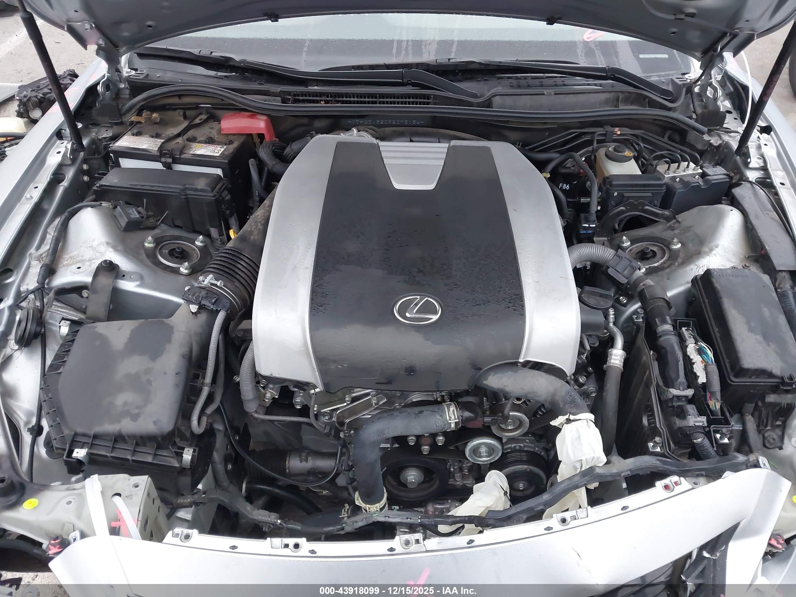 LEXUS IS image 10