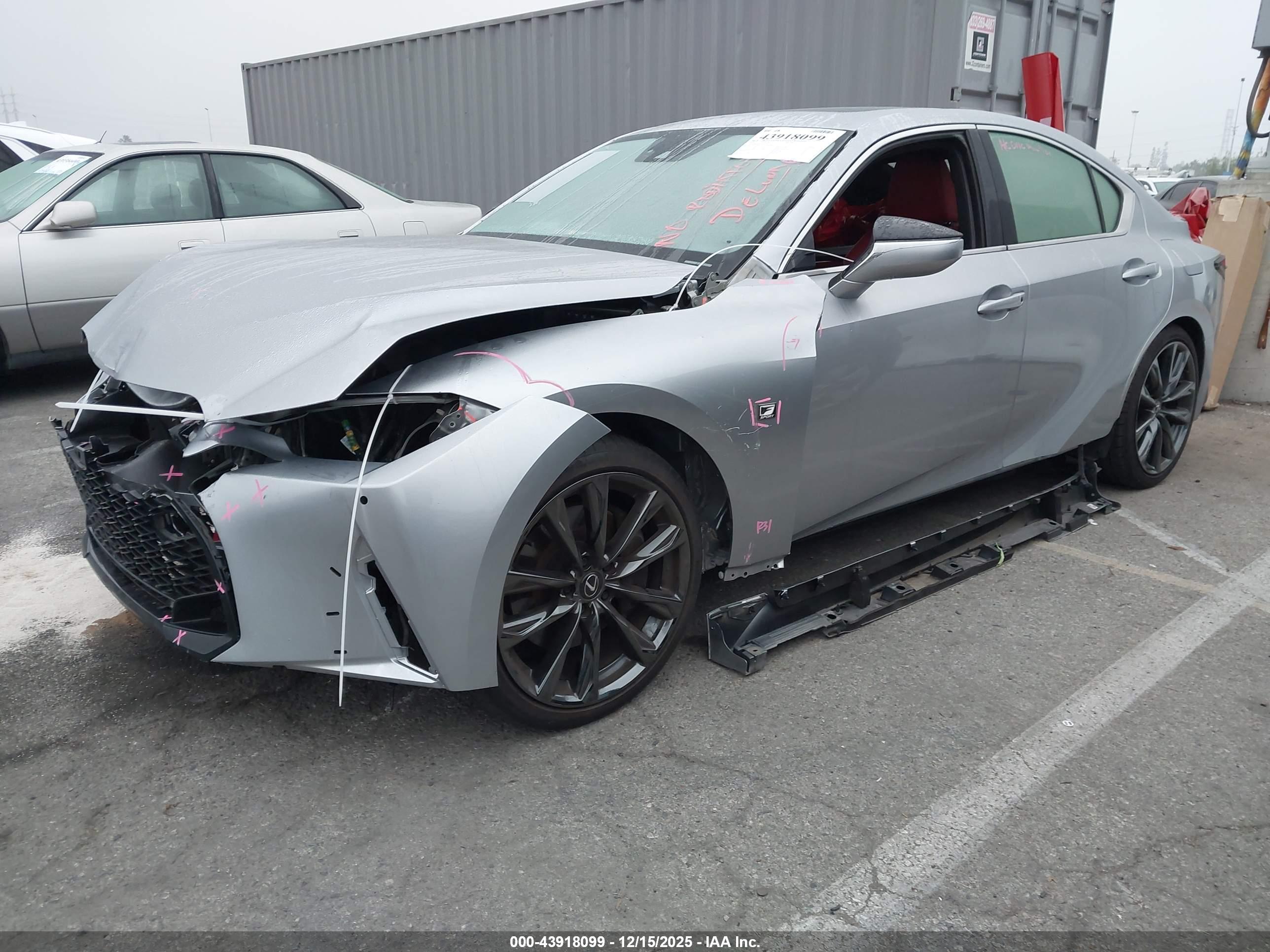 LEXUS IS image 2