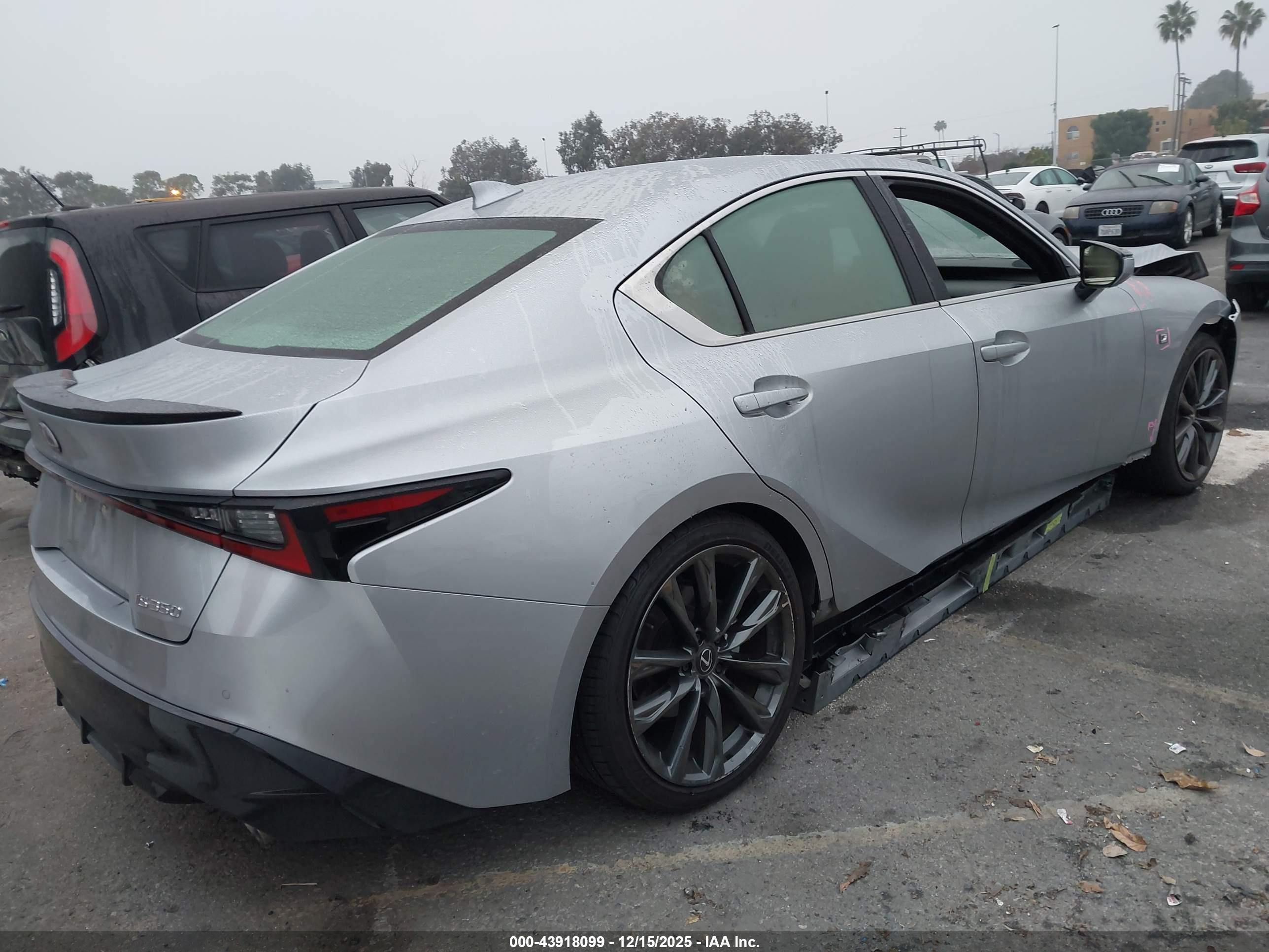 LEXUS IS image 4