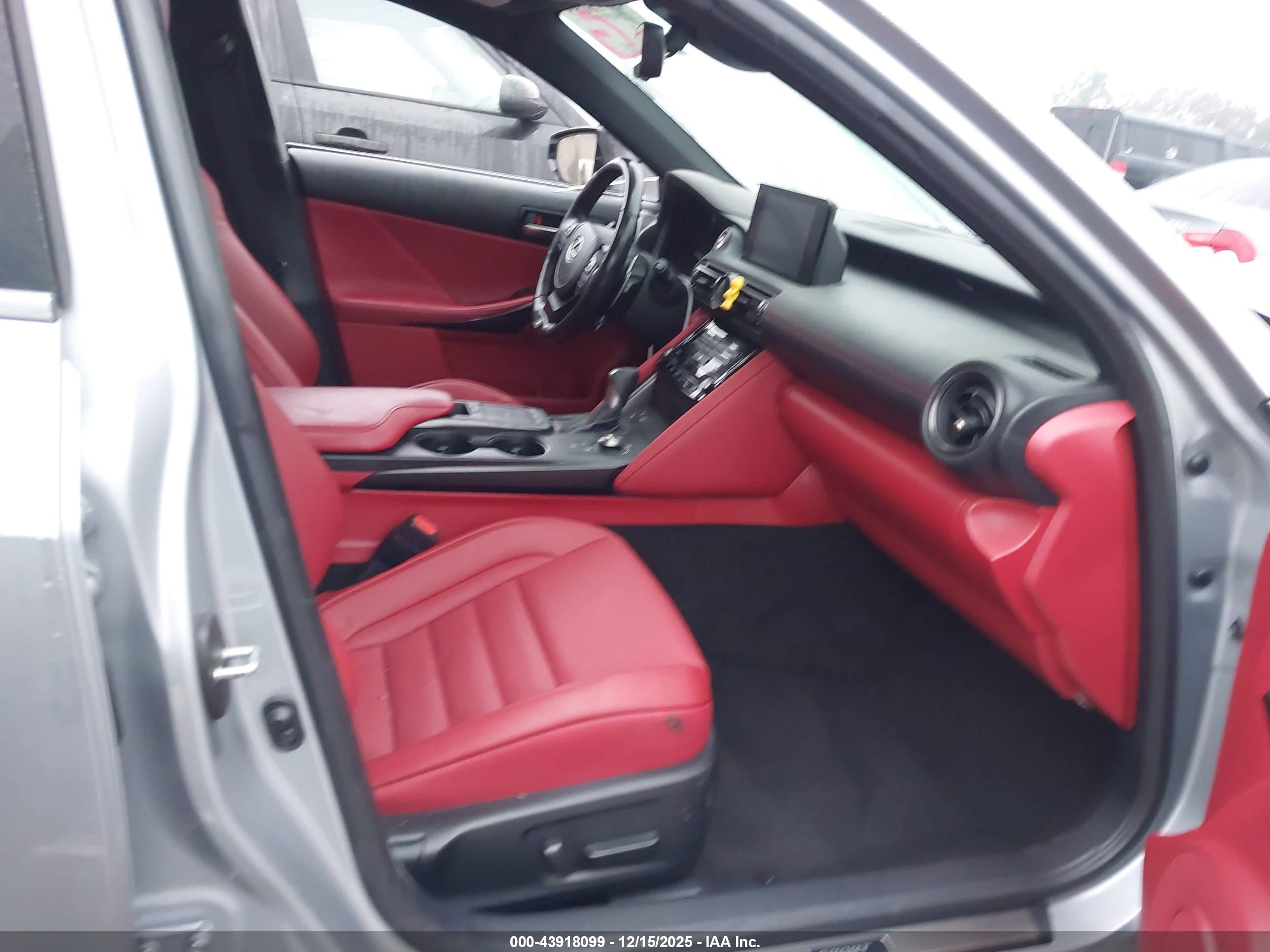 LEXUS IS image 5