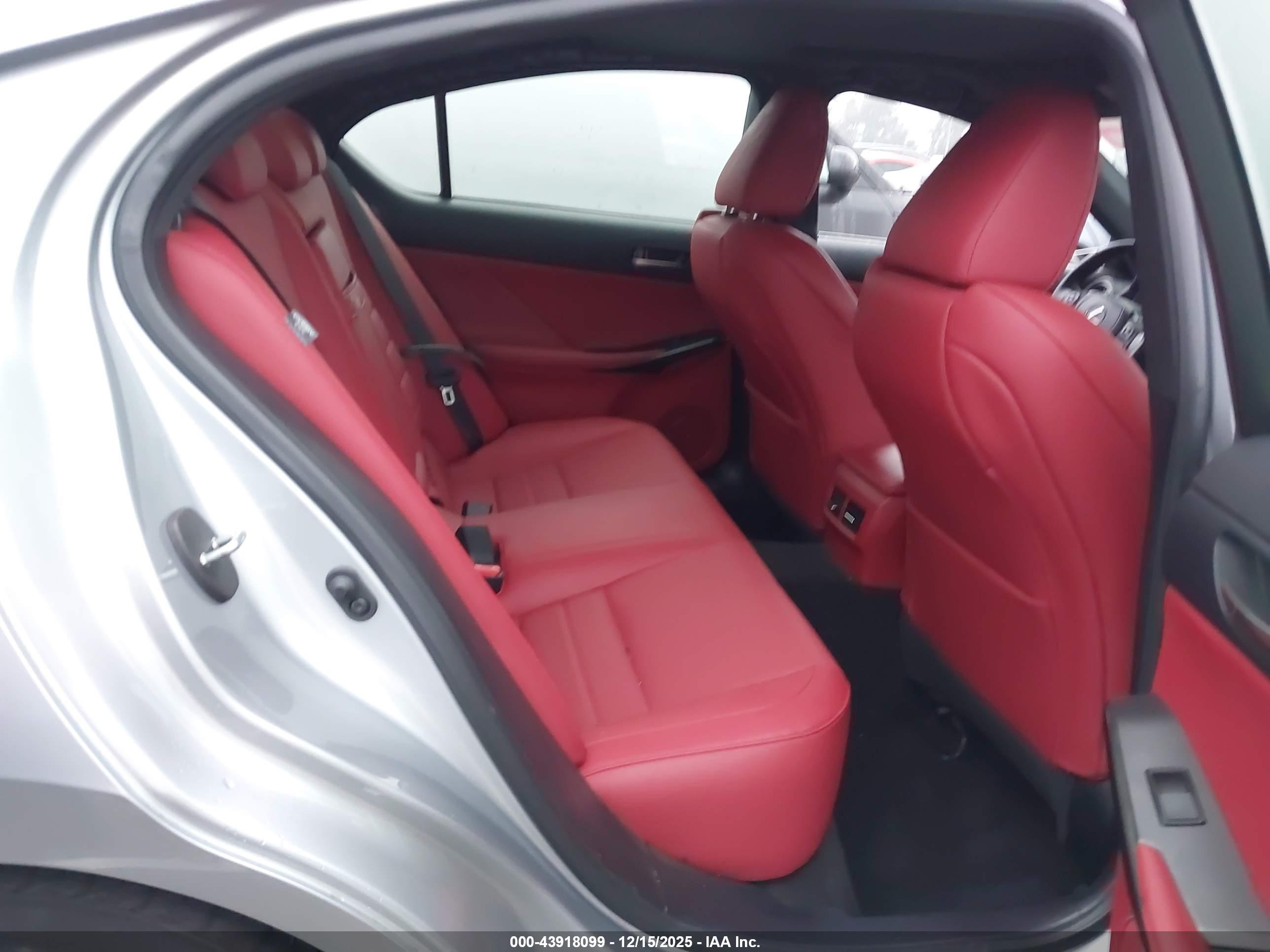 LEXUS IS image 8