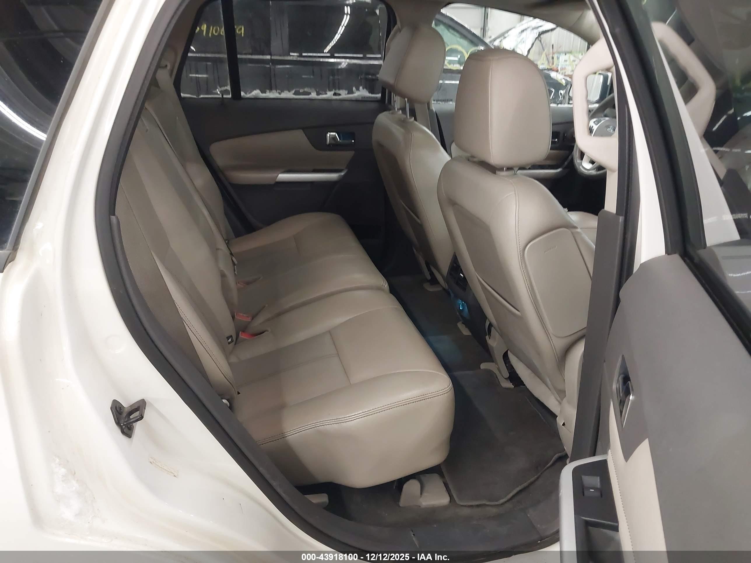 FORD EDGE image 8