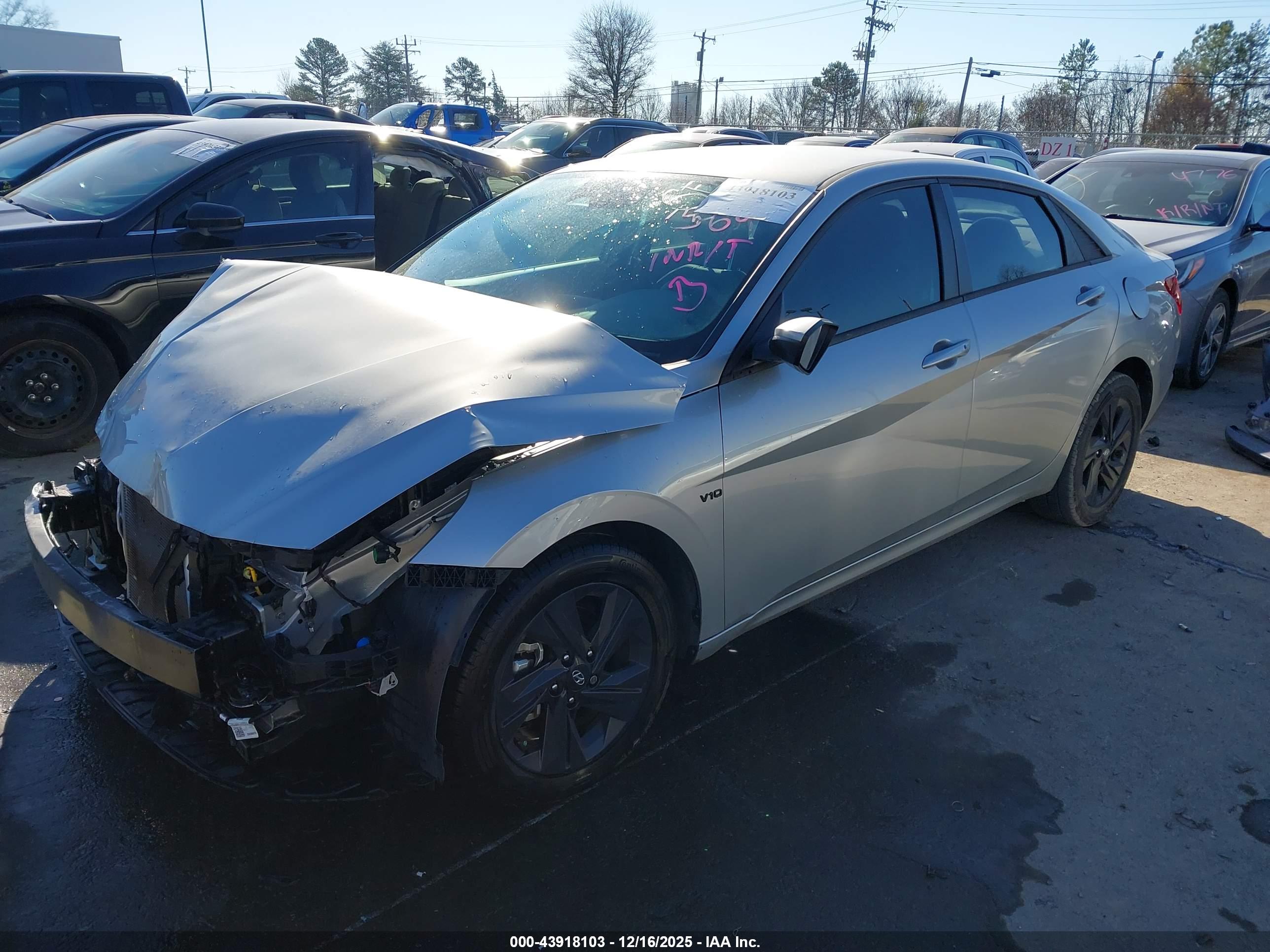 HYUNDAI ELANTRA image 2