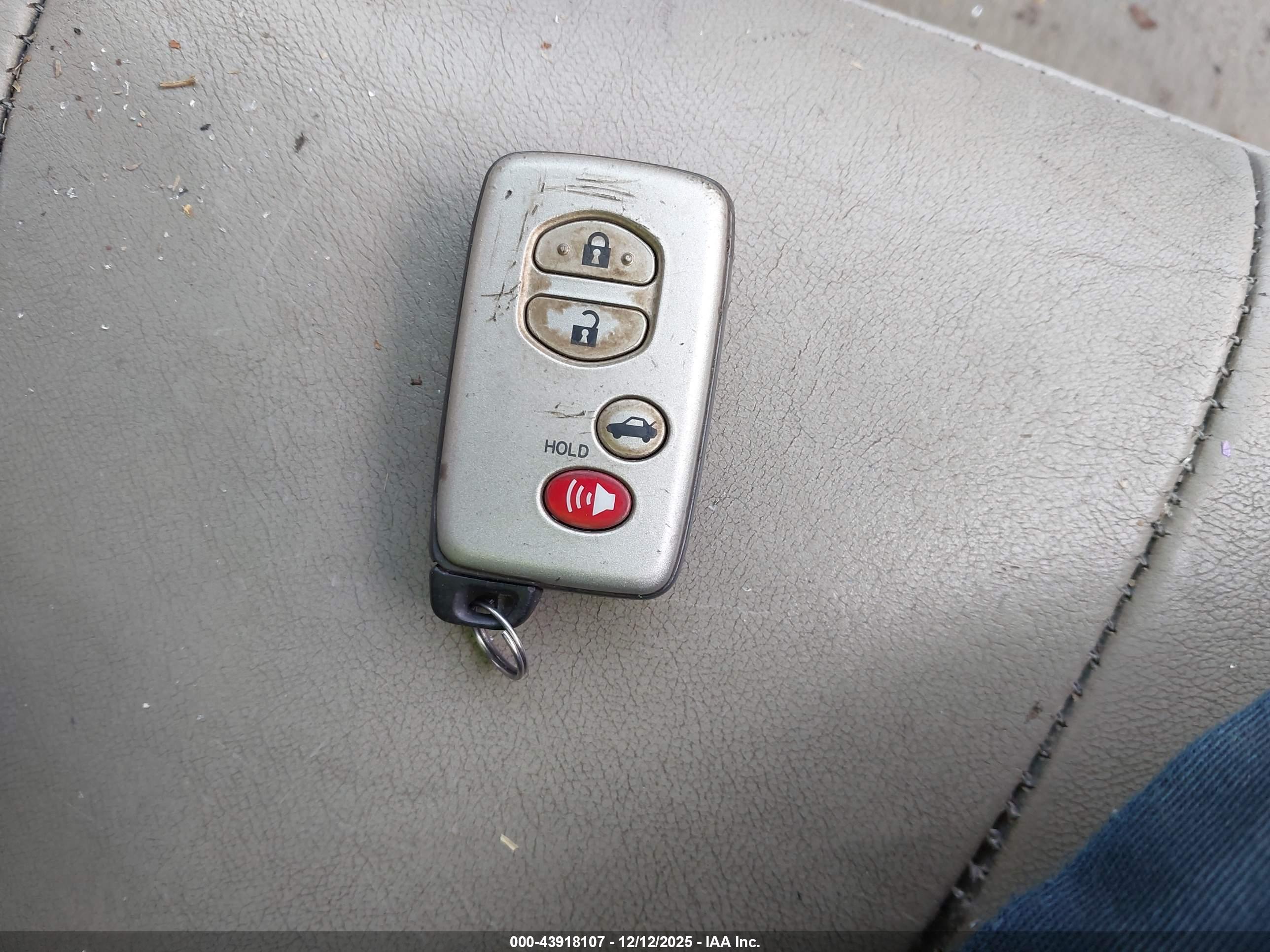 TOYOTA CAMRY image 11