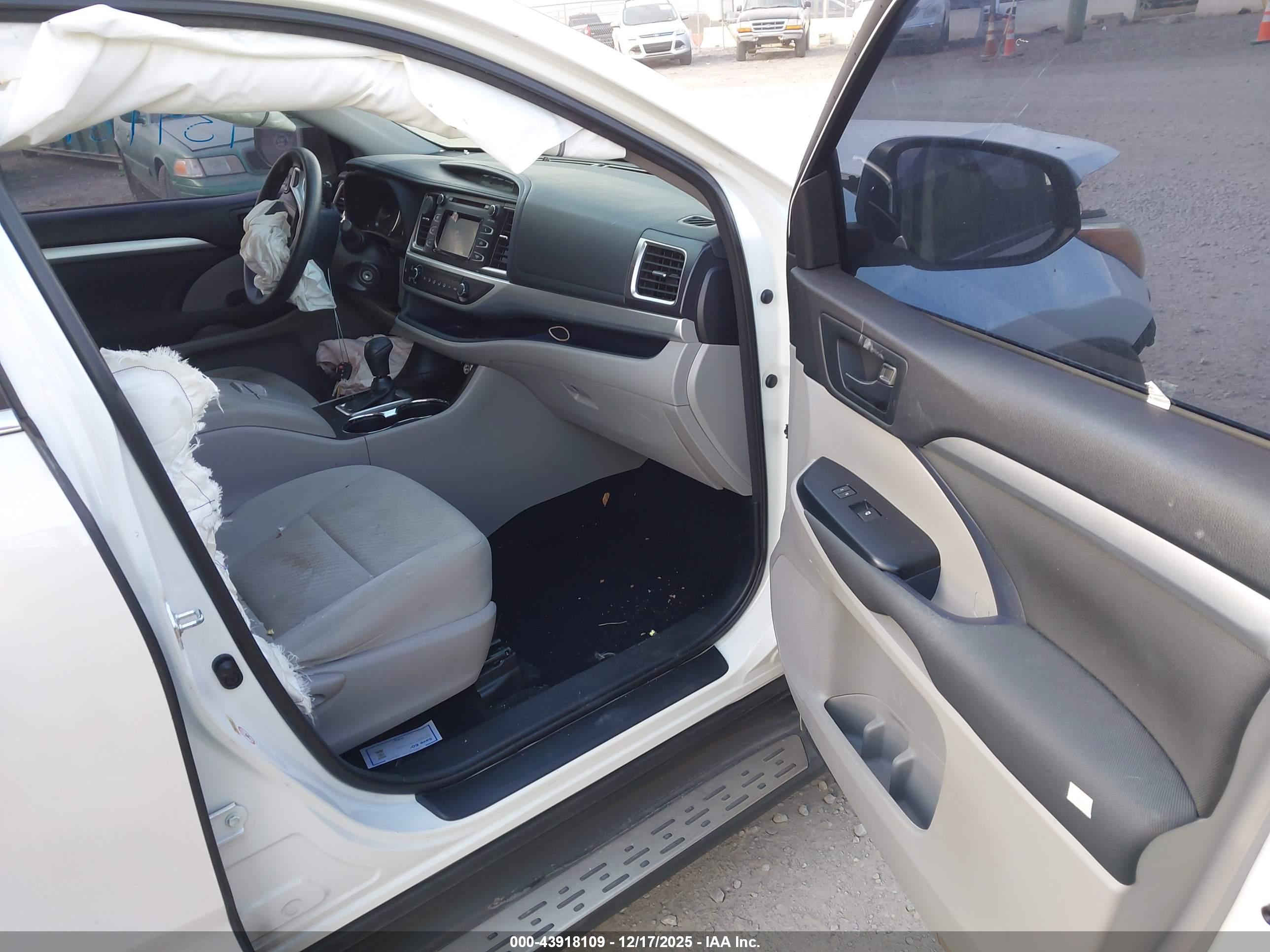 TOYOTA HIGHLANDER image 5