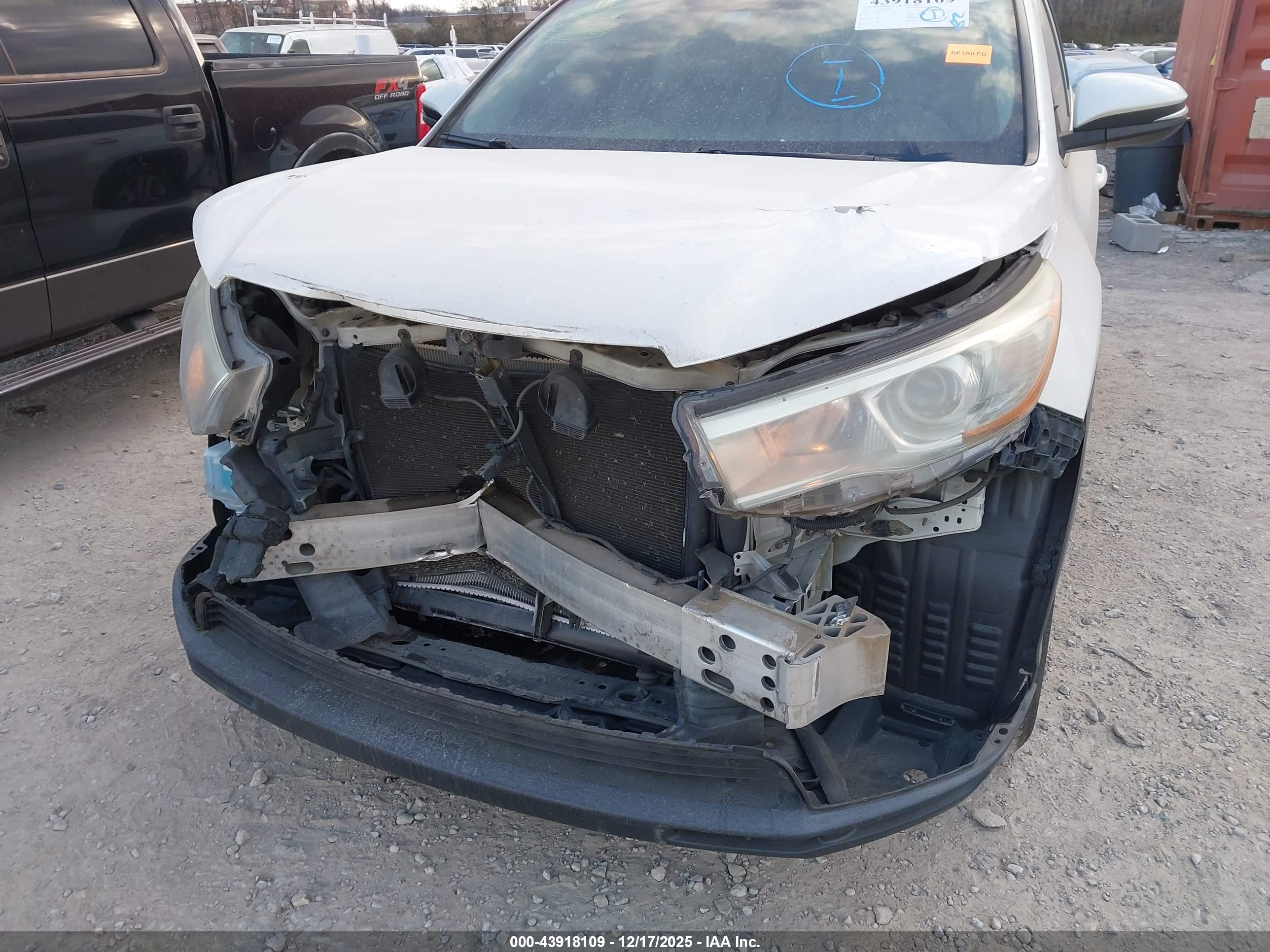 TOYOTA HIGHLANDER image 6