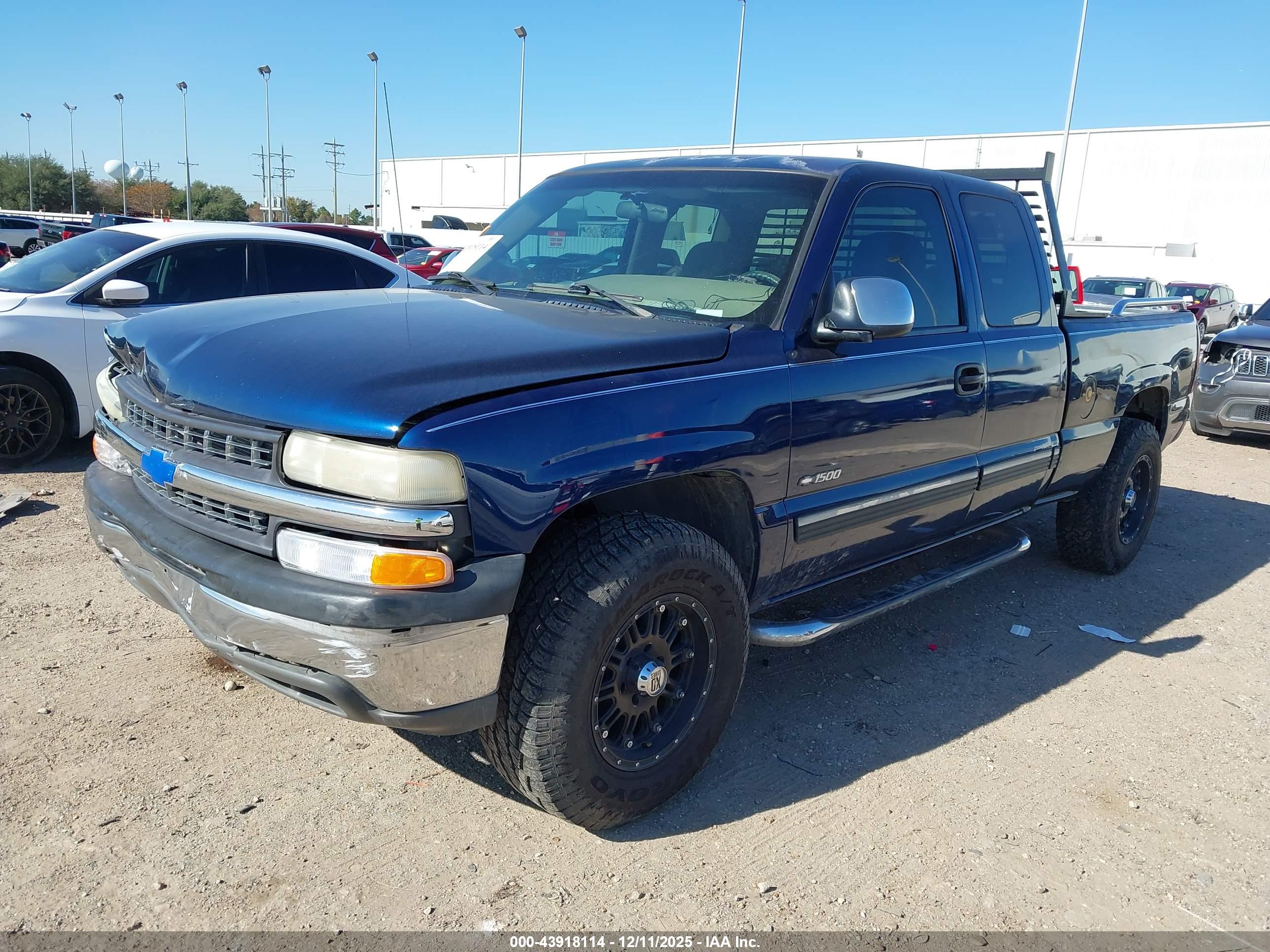 CHEVROLET SILVERADO image 2