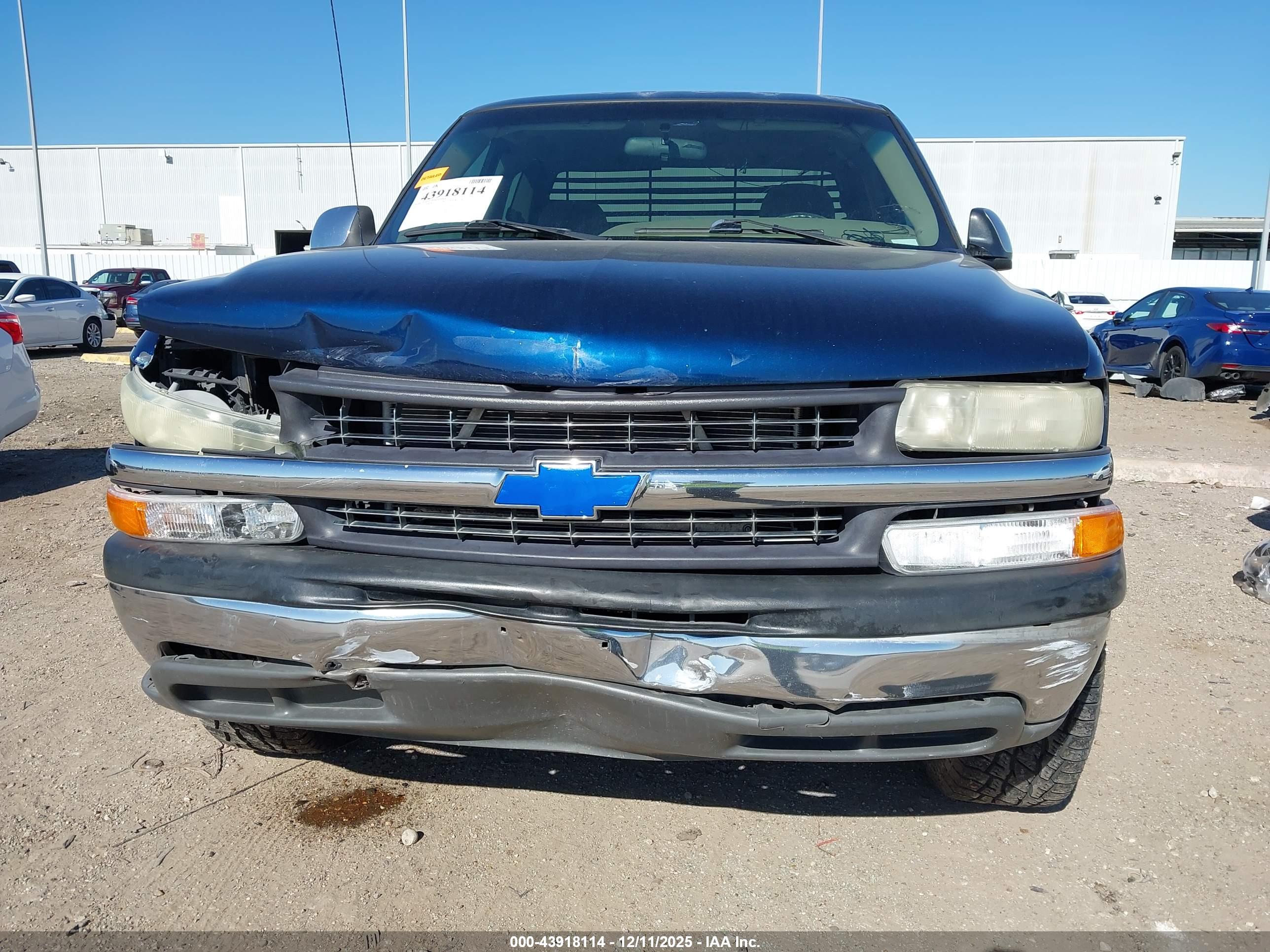 CHEVROLET SILVERADO image 6