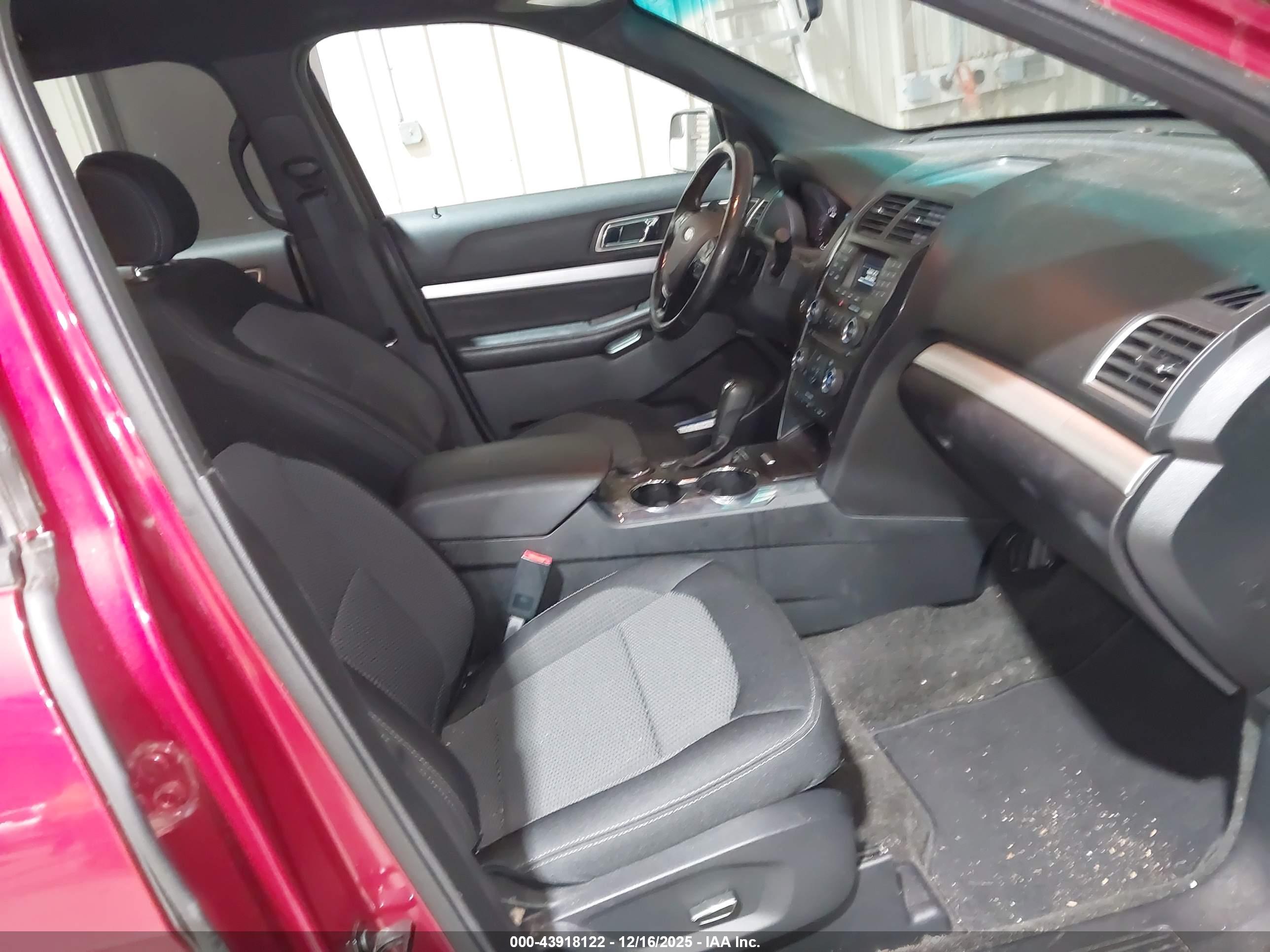 FORD EXPLORER image 5