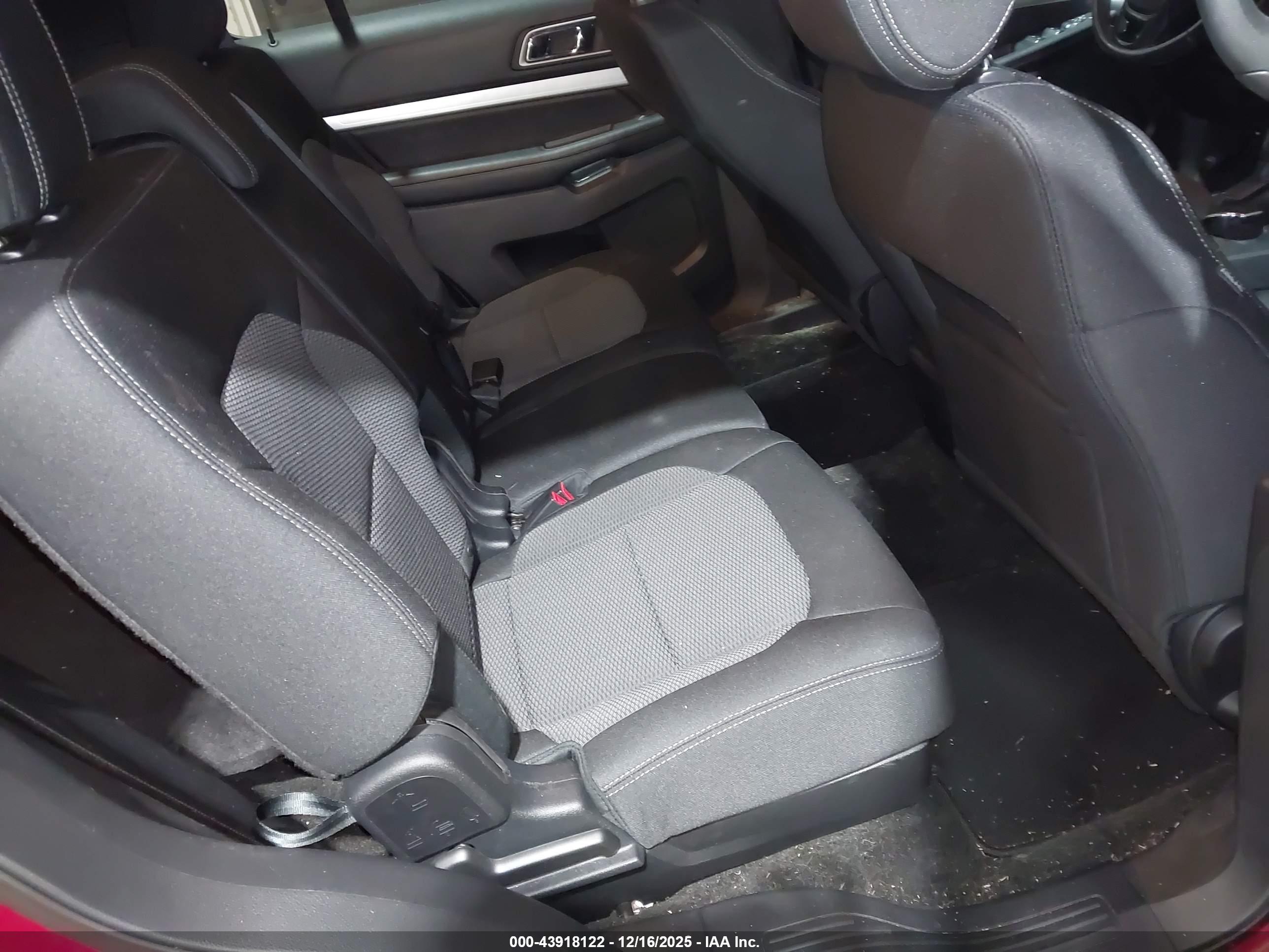 FORD EXPLORER image 8