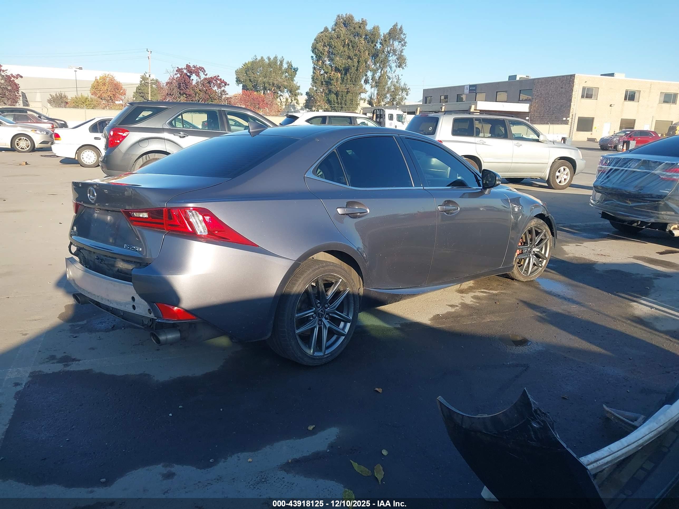 LEXUS IS image 4