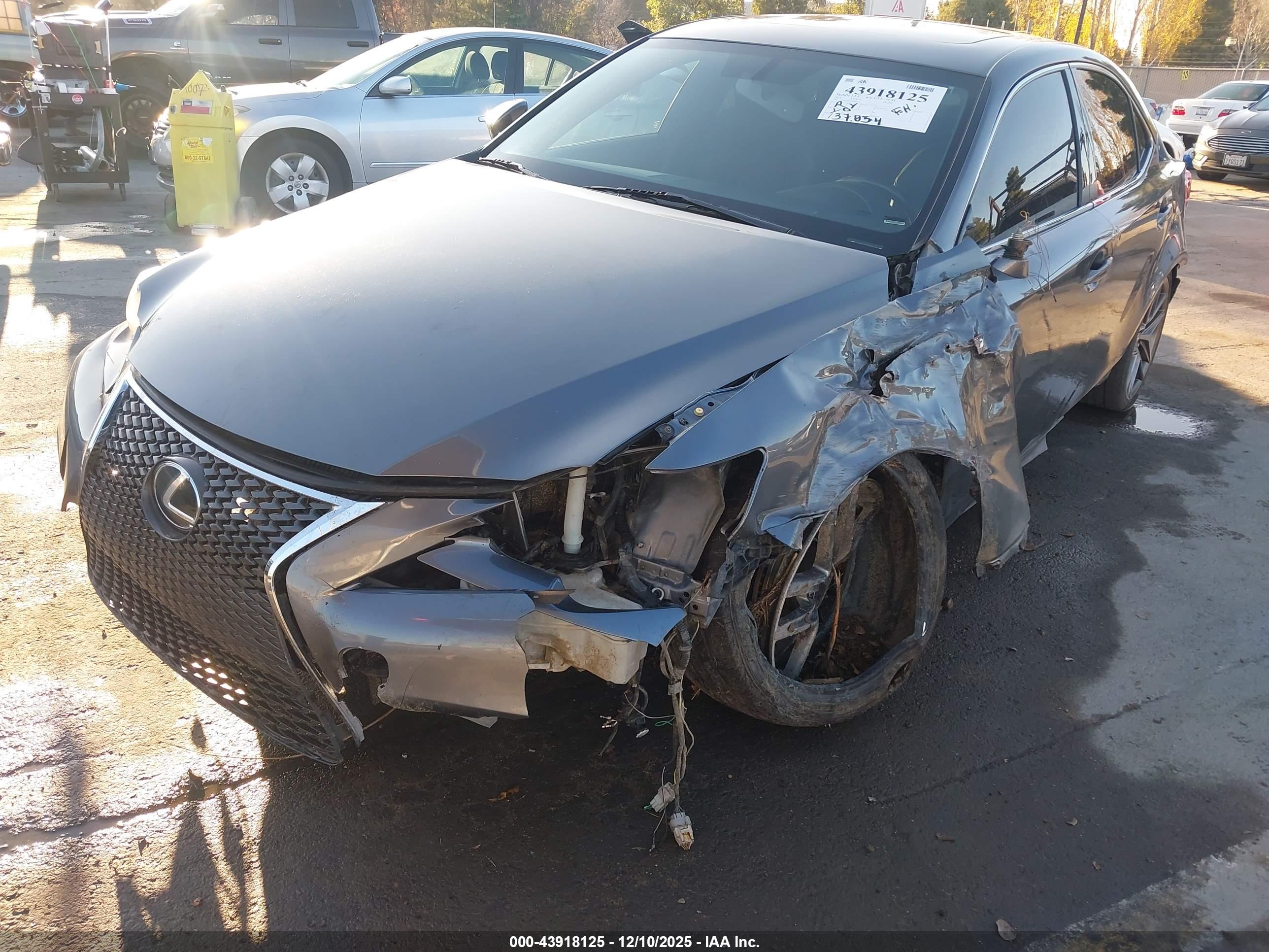 LEXUS IS image 6