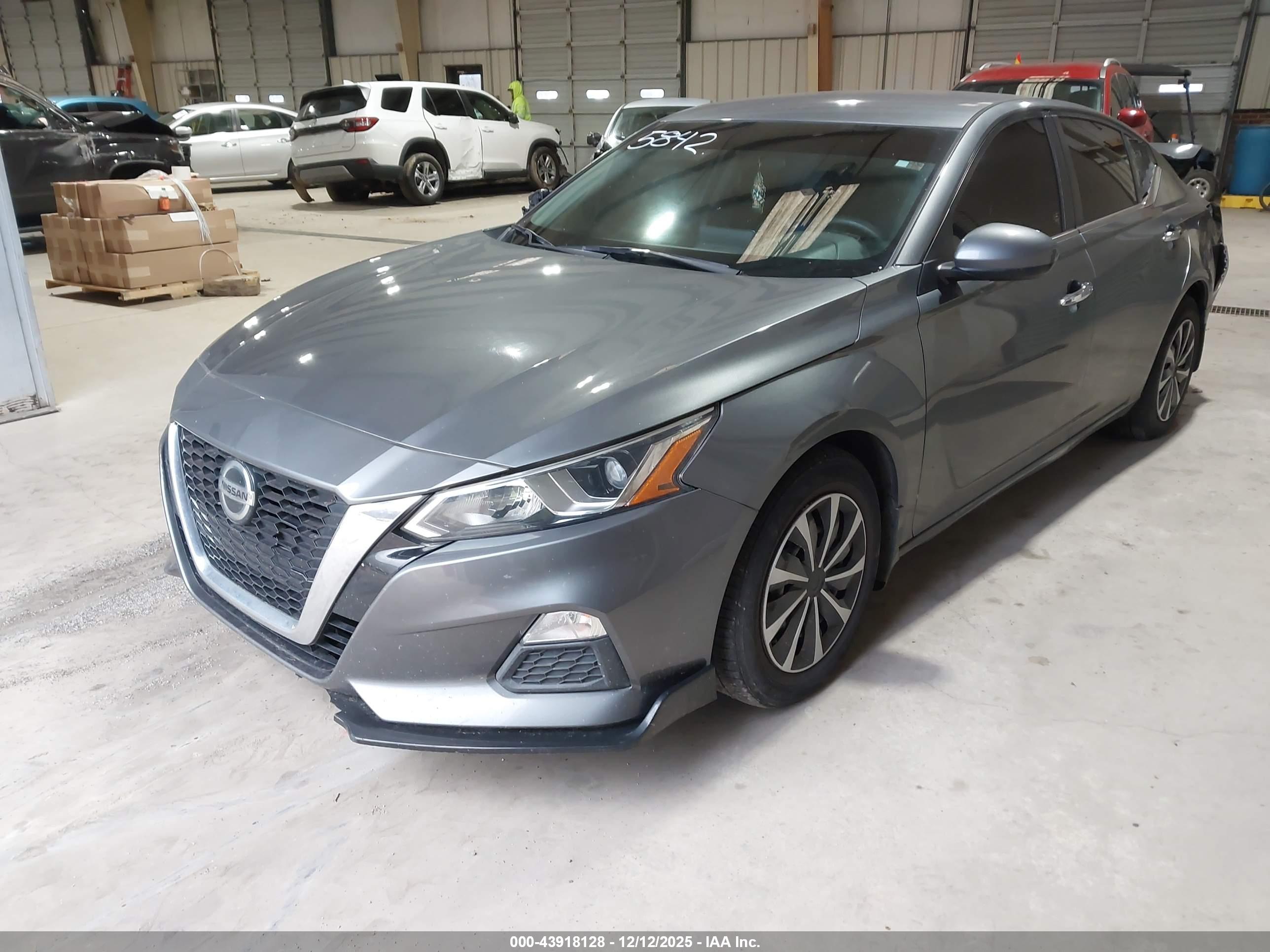 NISSAN ALTIMA image 2