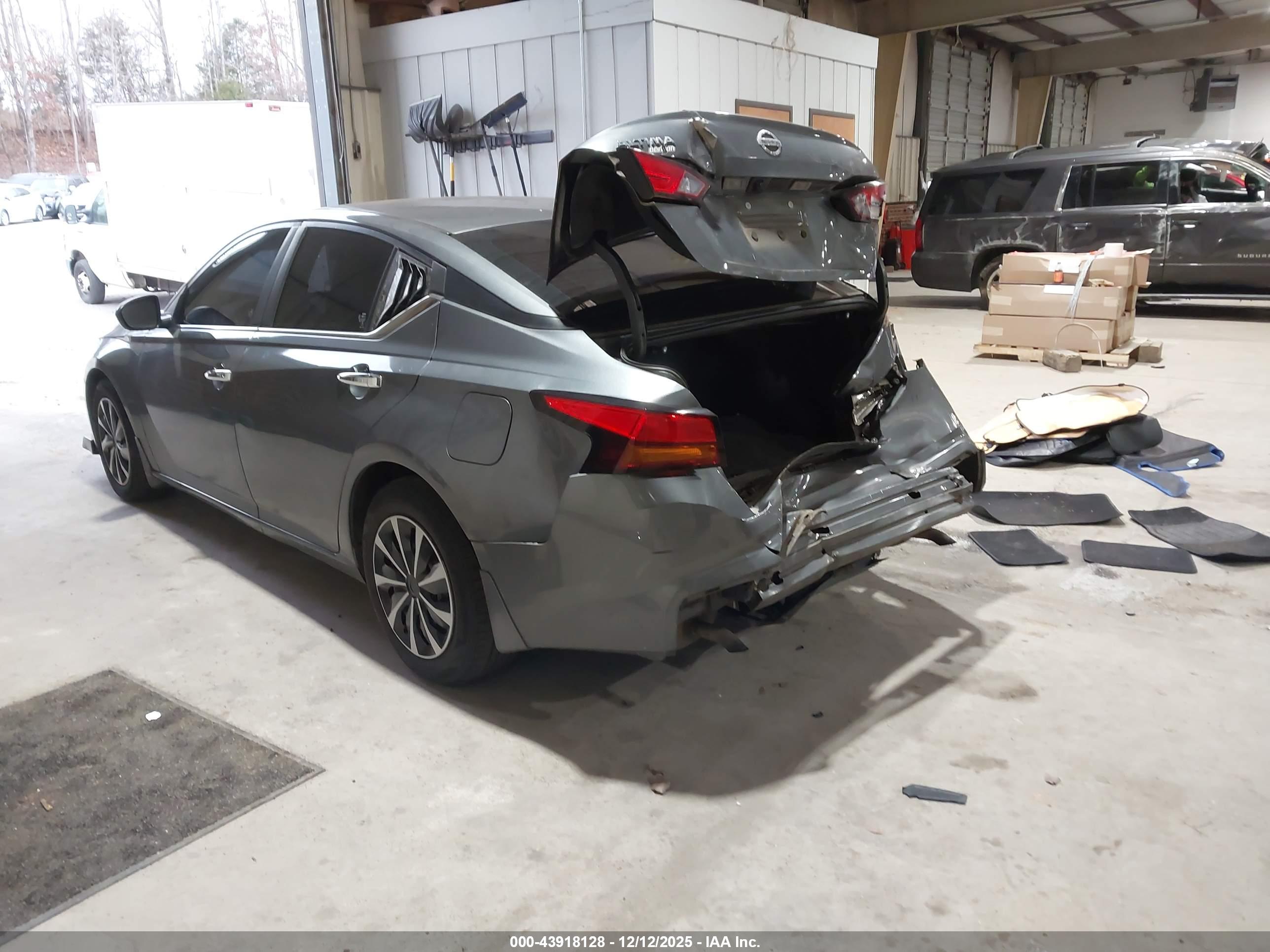 NISSAN ALTIMA image 3