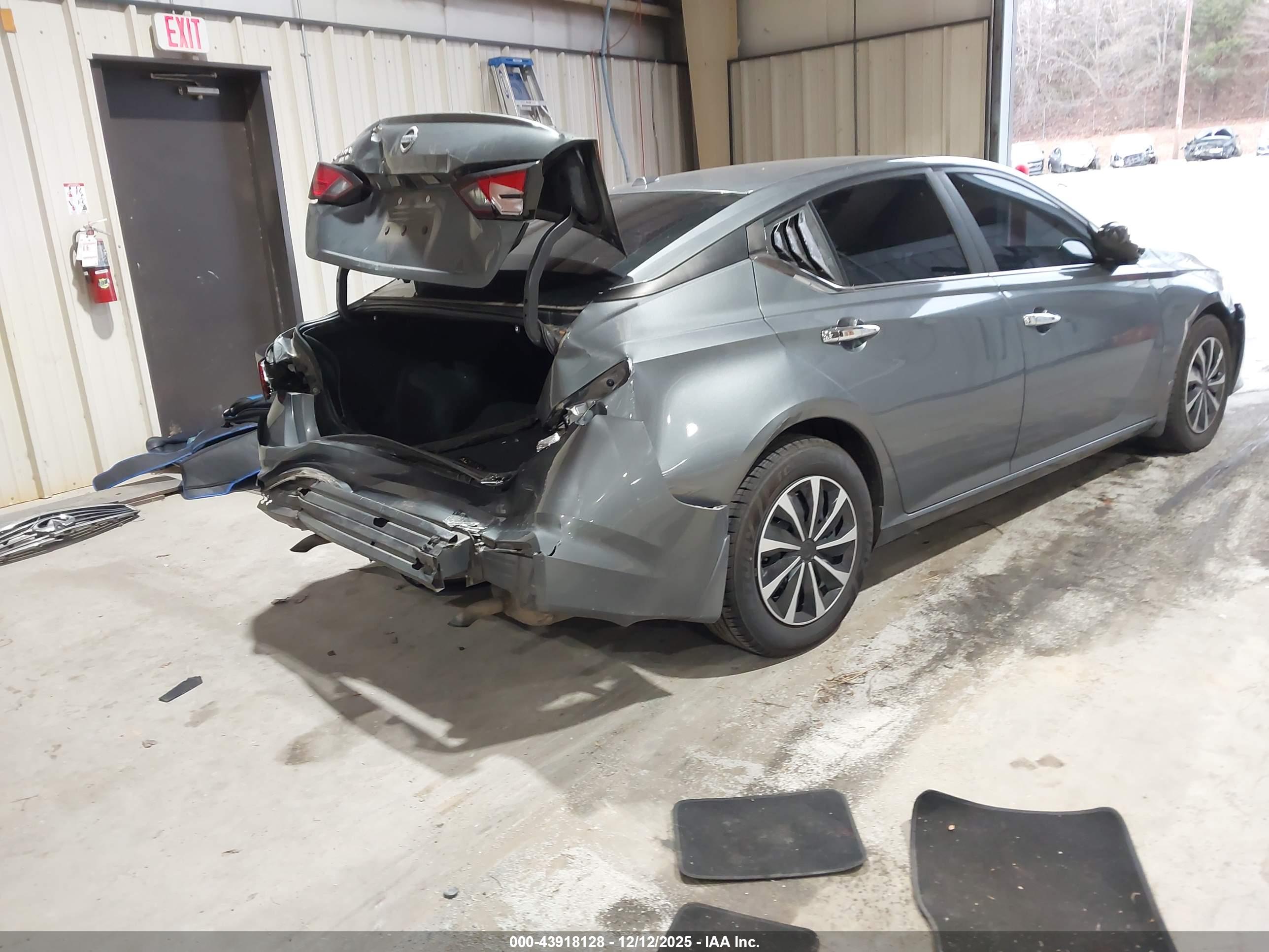 NISSAN ALTIMA image 4
