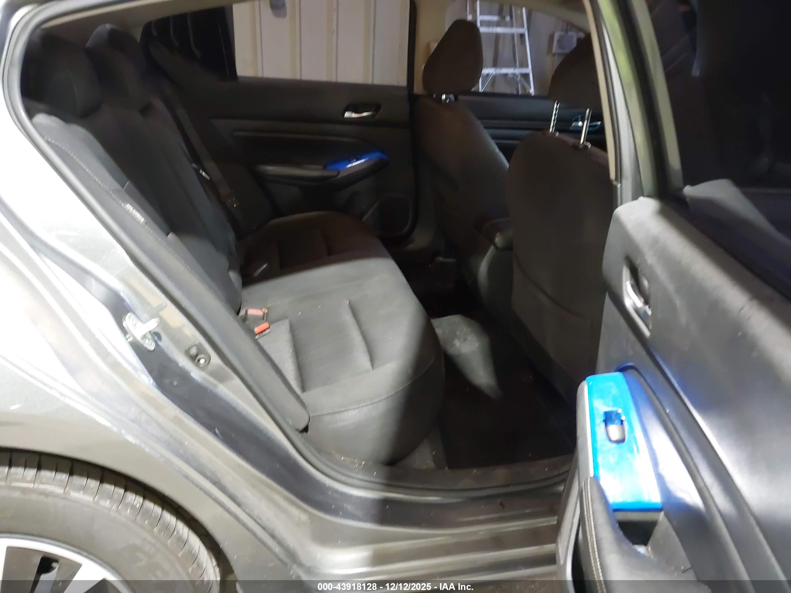 NISSAN ALTIMA image 8
