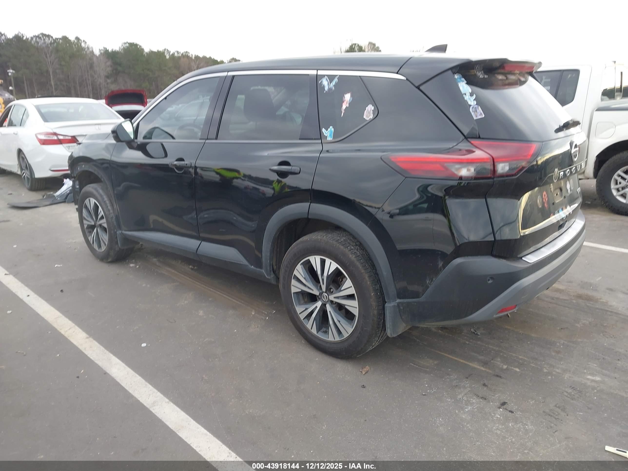 NISSAN ROGUE image 3