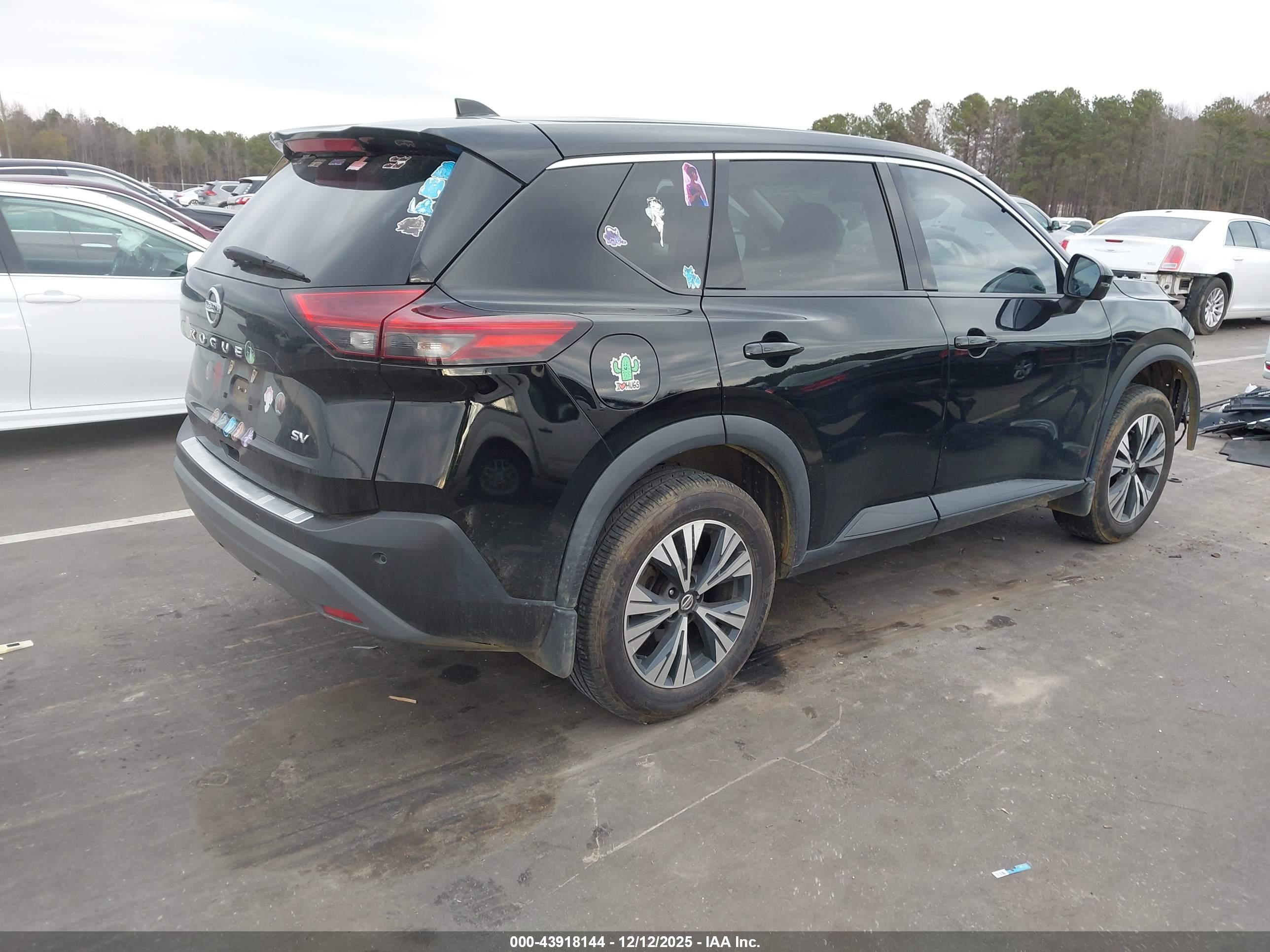 NISSAN ROGUE image 4
