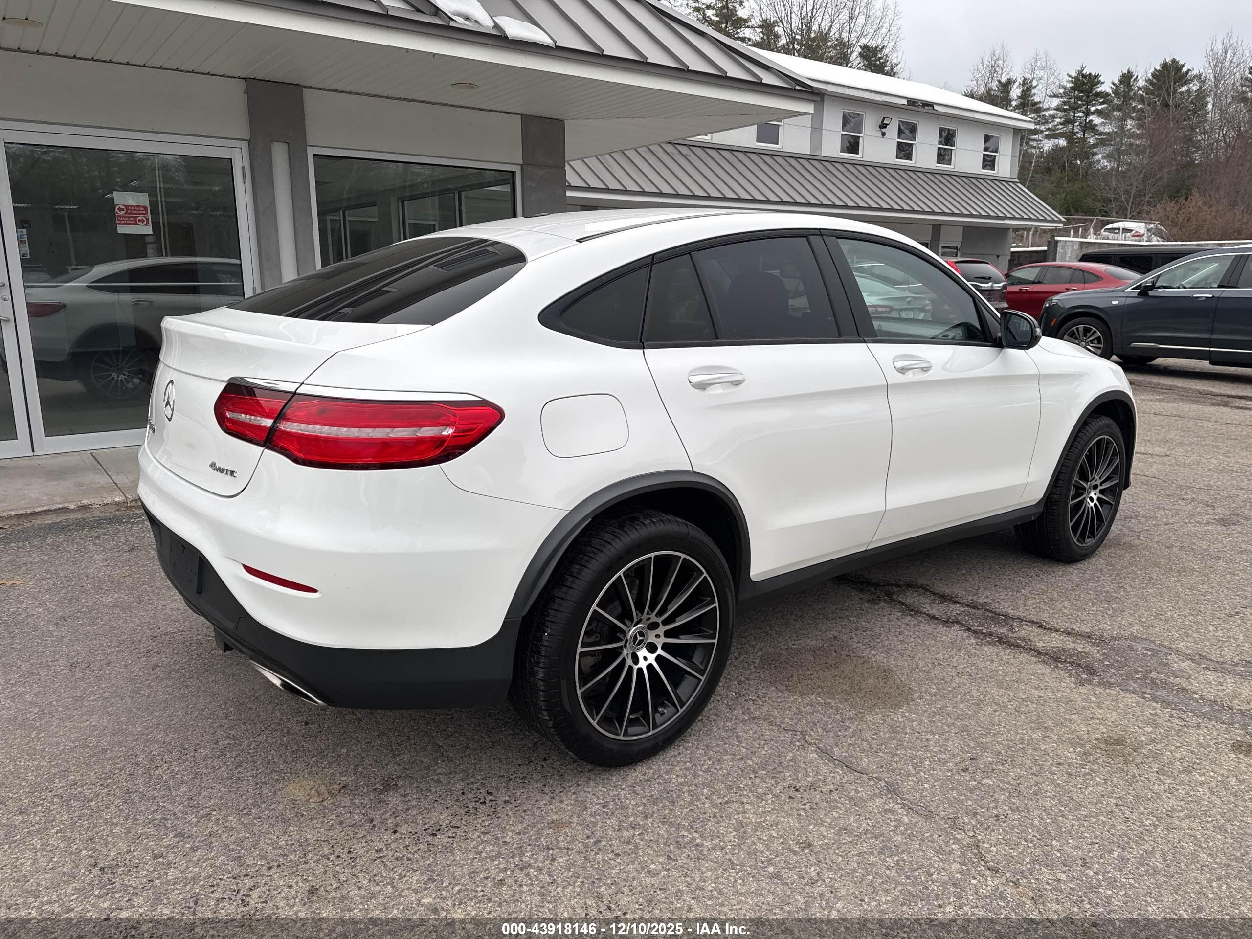 MERCEDES-BENZ GLC image 4