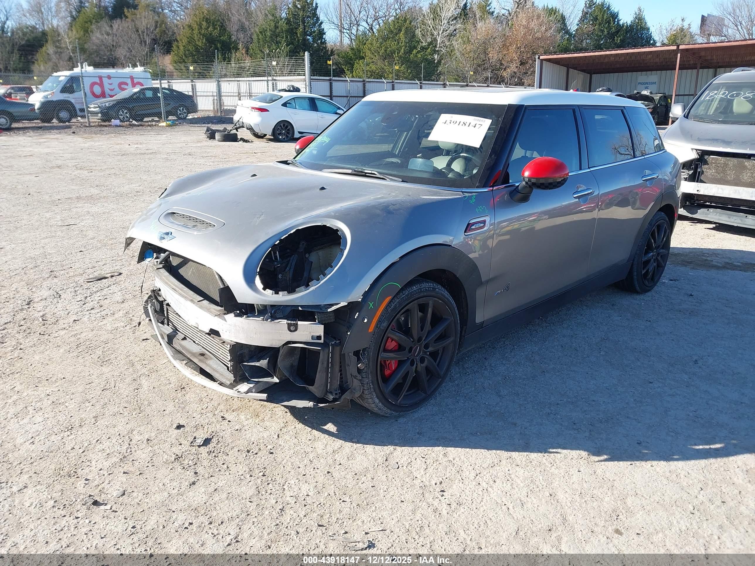 MINI CLUBMAN image 2