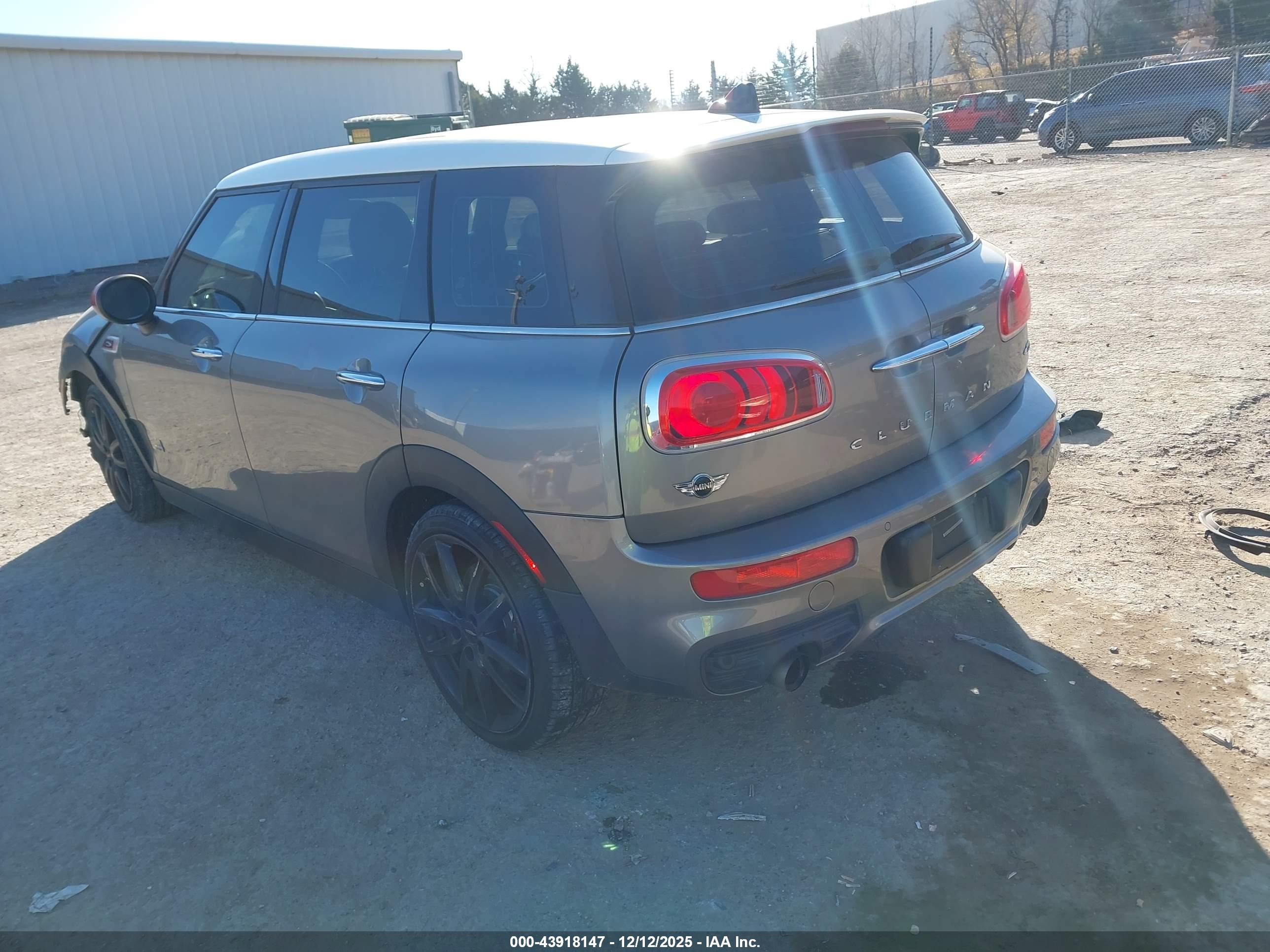 MINI CLUBMAN image 3