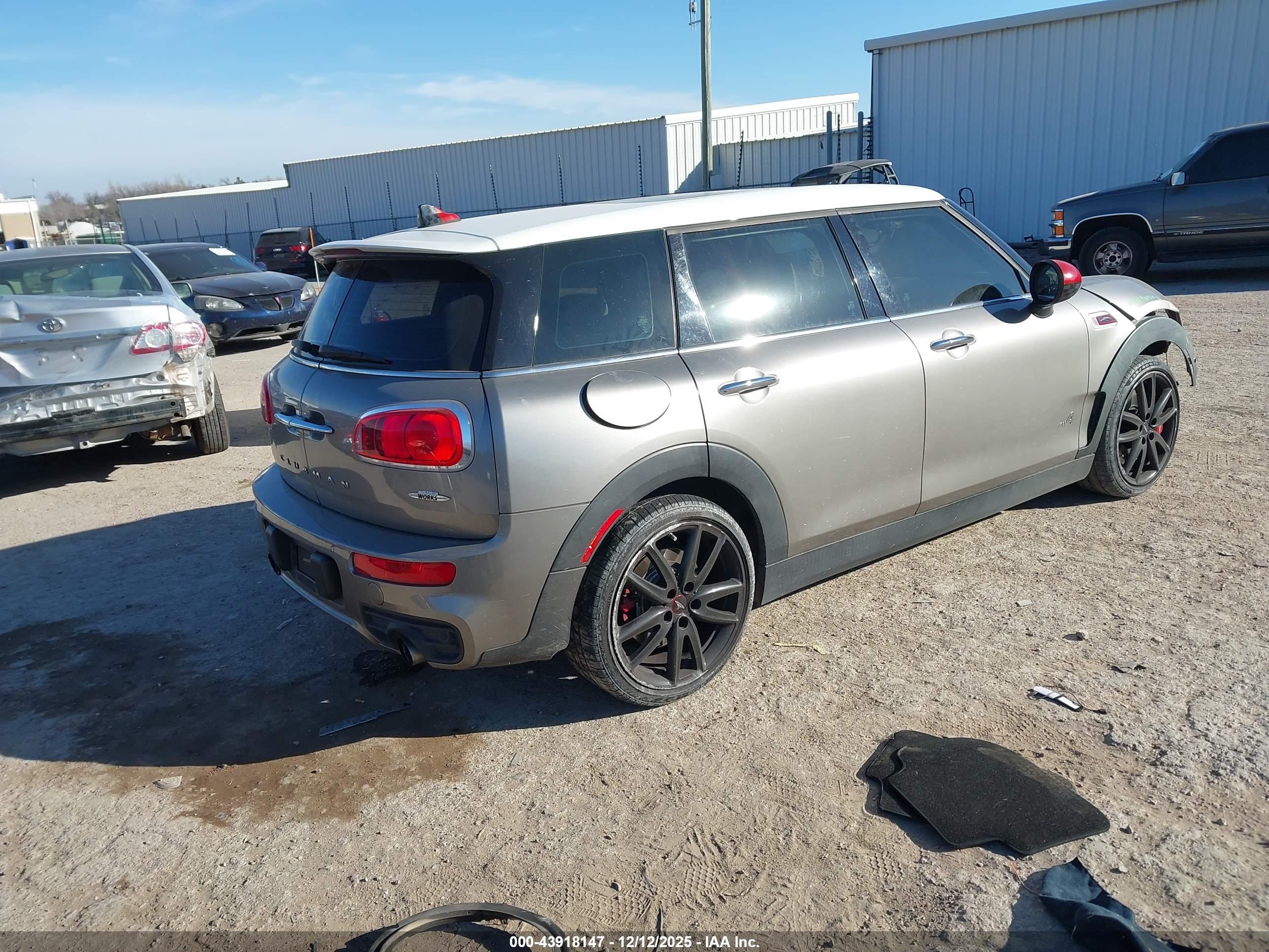 MINI CLUBMAN image 4