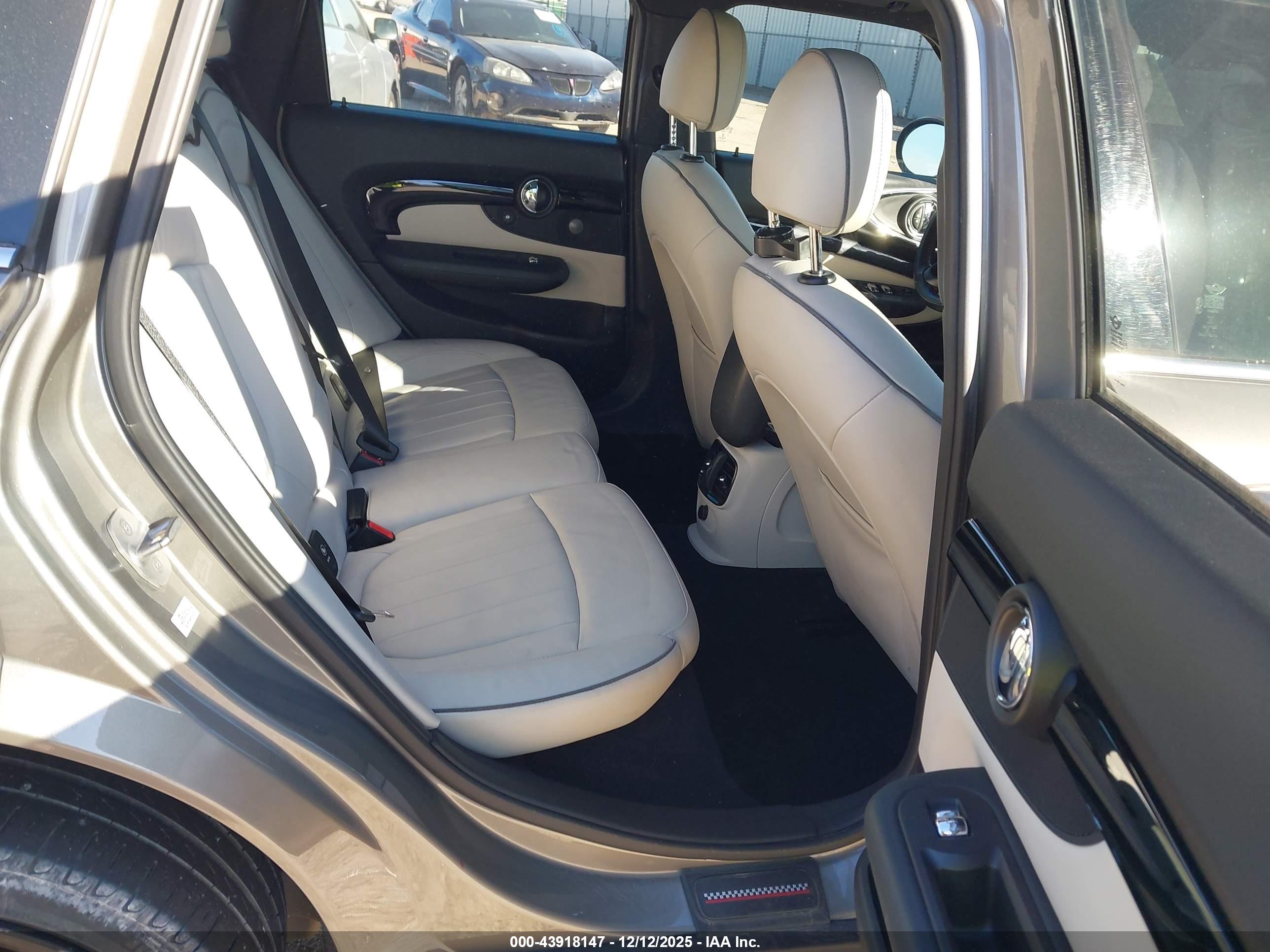MINI CLUBMAN image 8