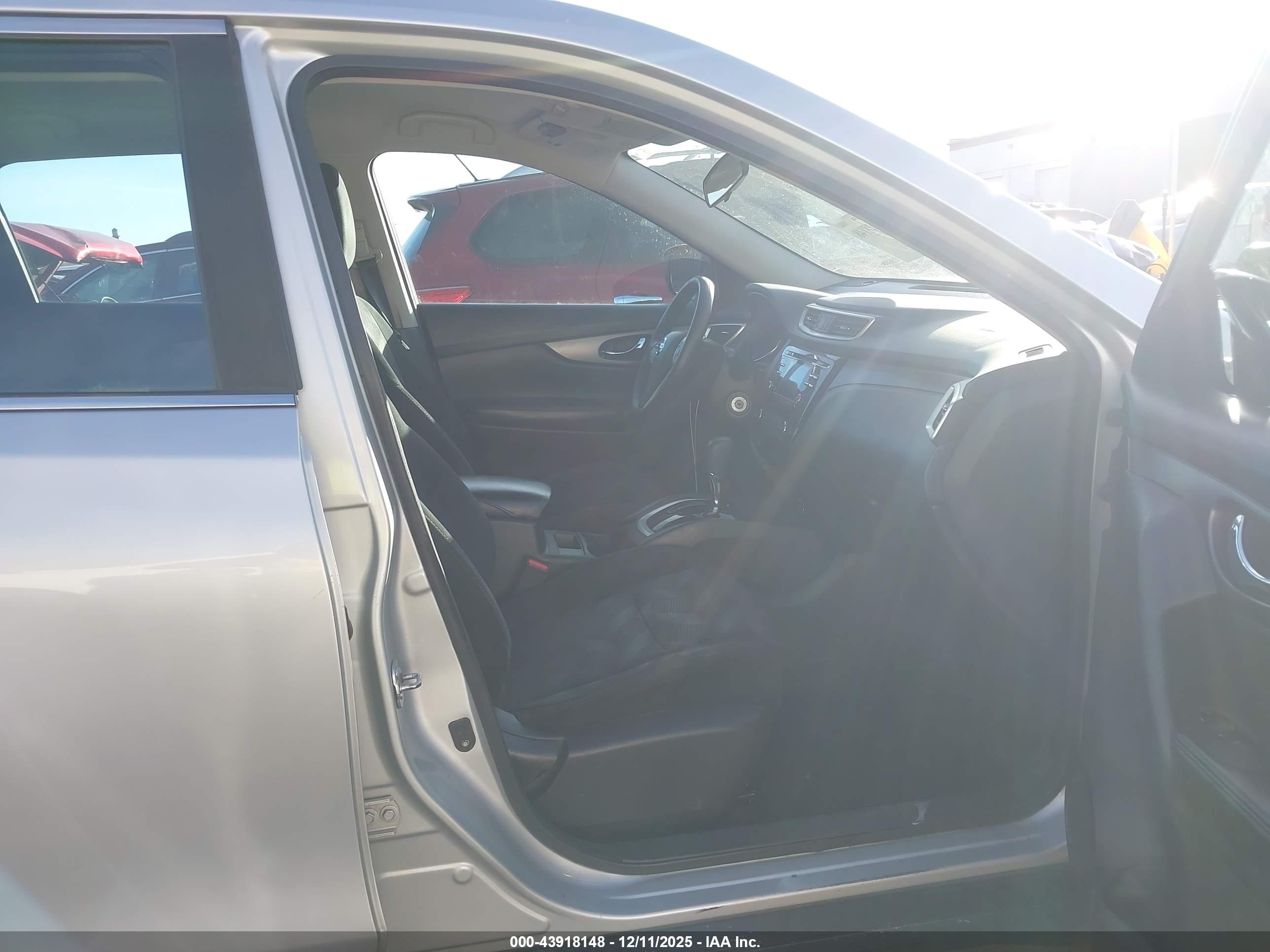 NISSAN ROGUE image 5