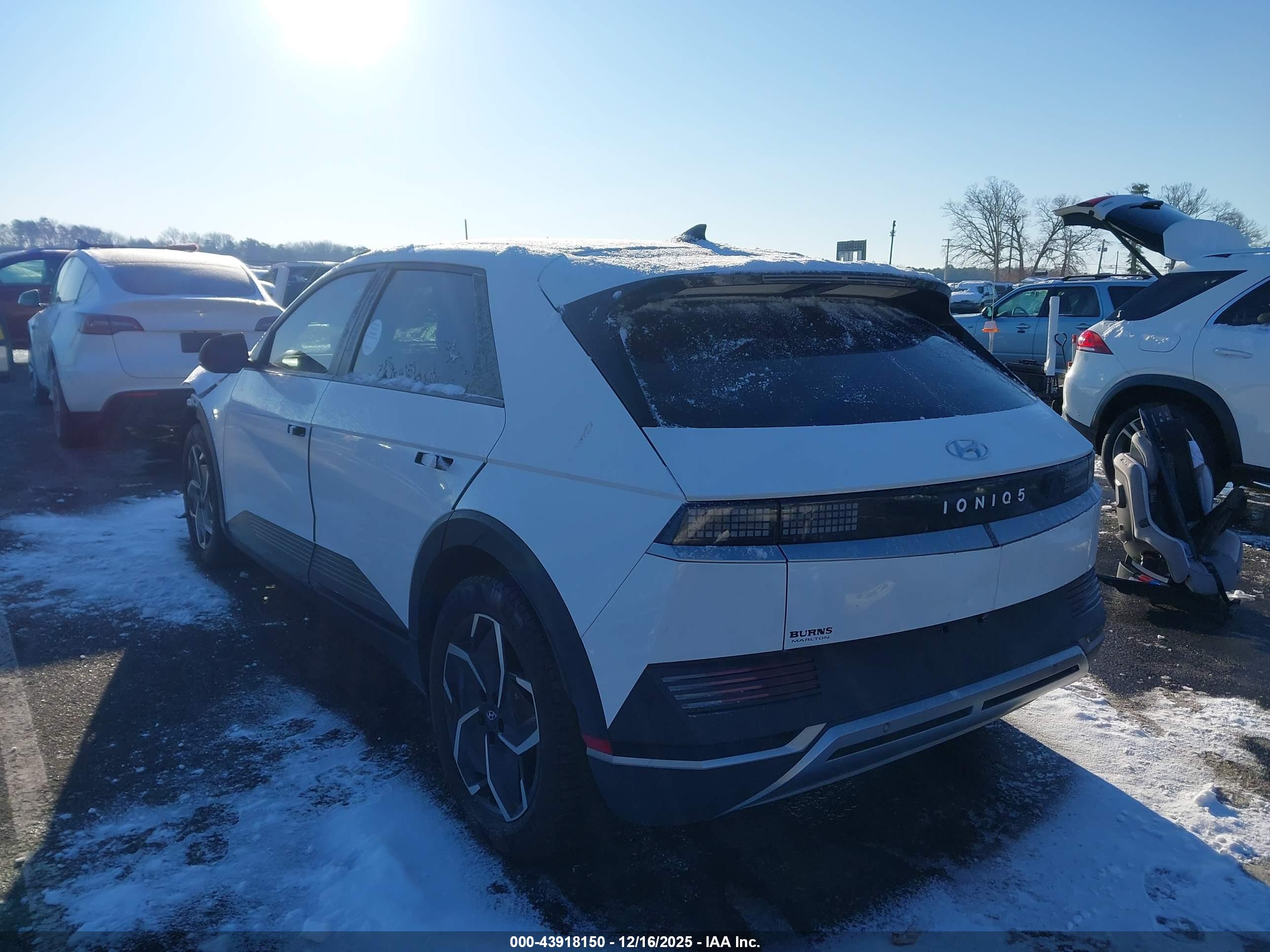 HYUNDAI IONIQ image 3
