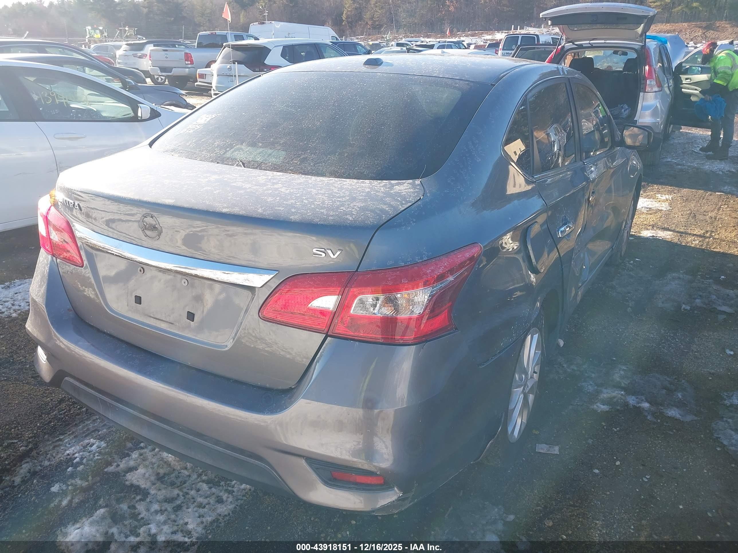 NISSAN SENTRA image 4