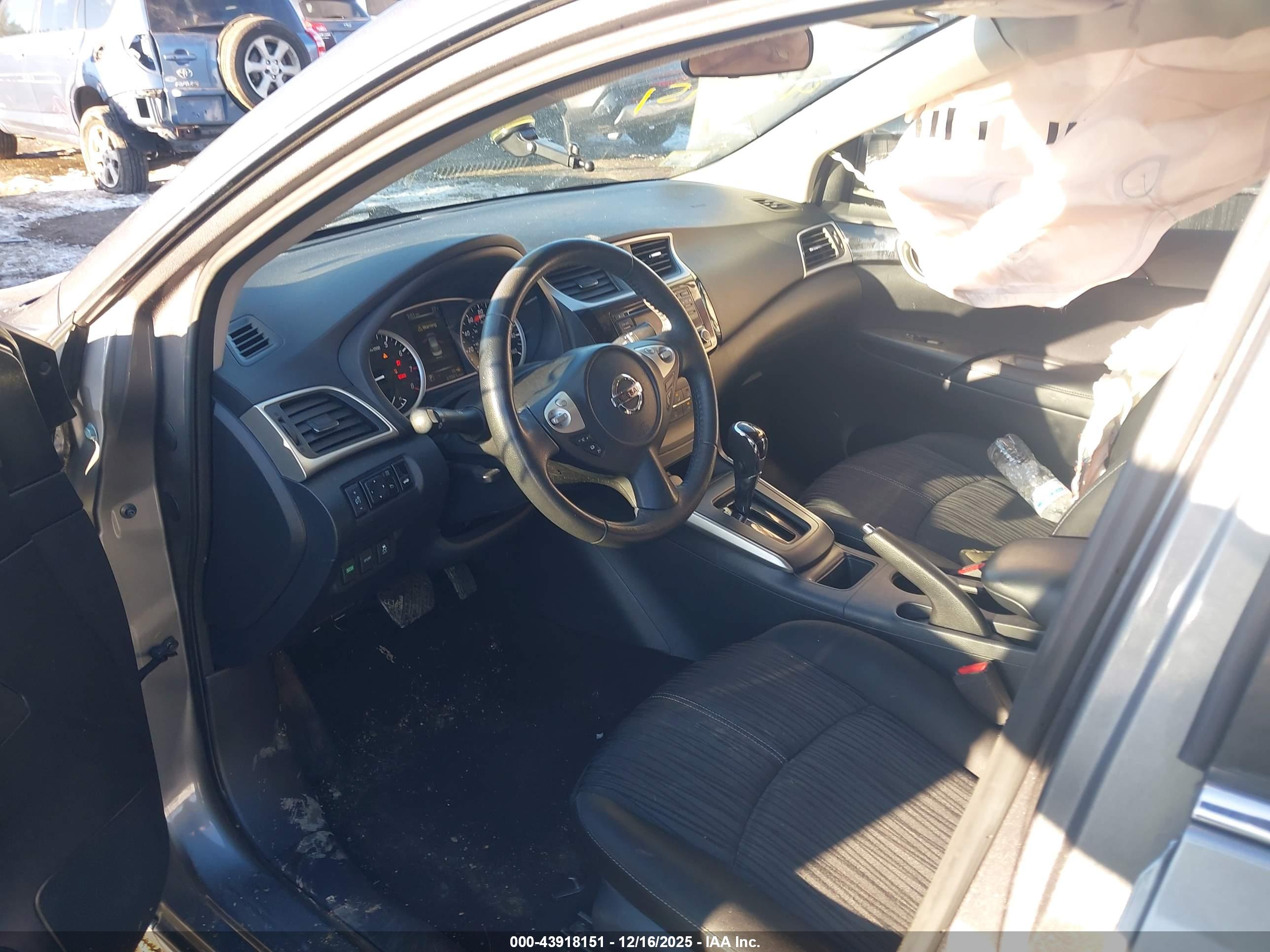 NISSAN SENTRA image 5