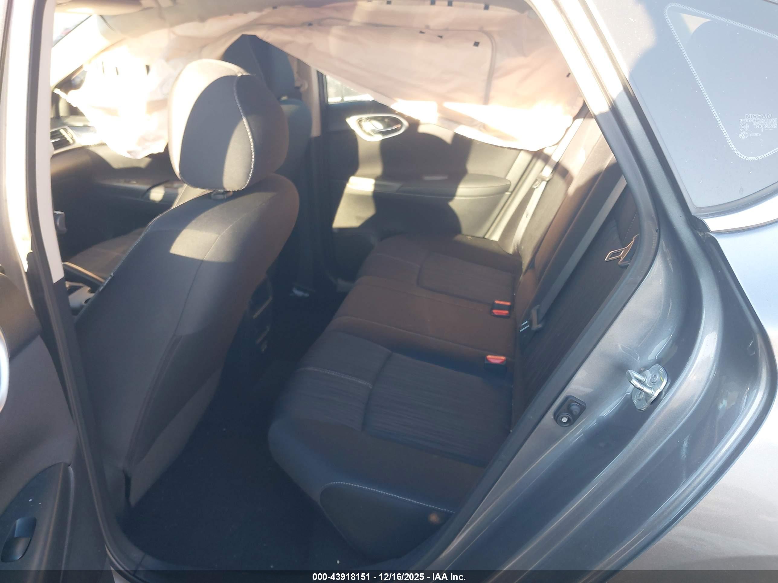 NISSAN SENTRA image 8